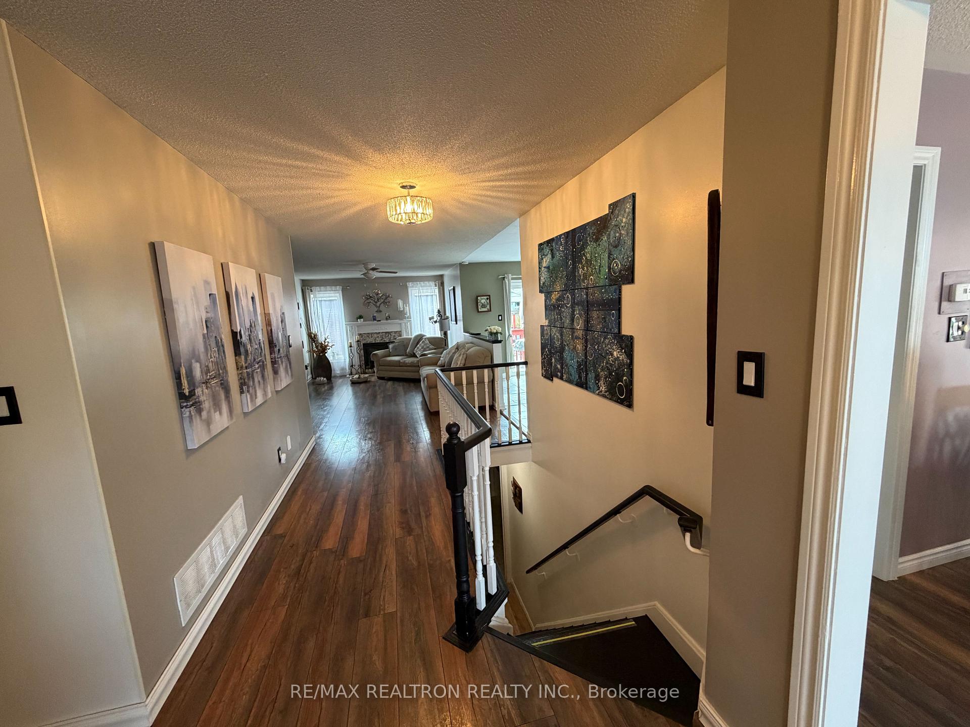 Photo 6 of 46 Cloughley Drive, Barrie, Northwest — HOMEH