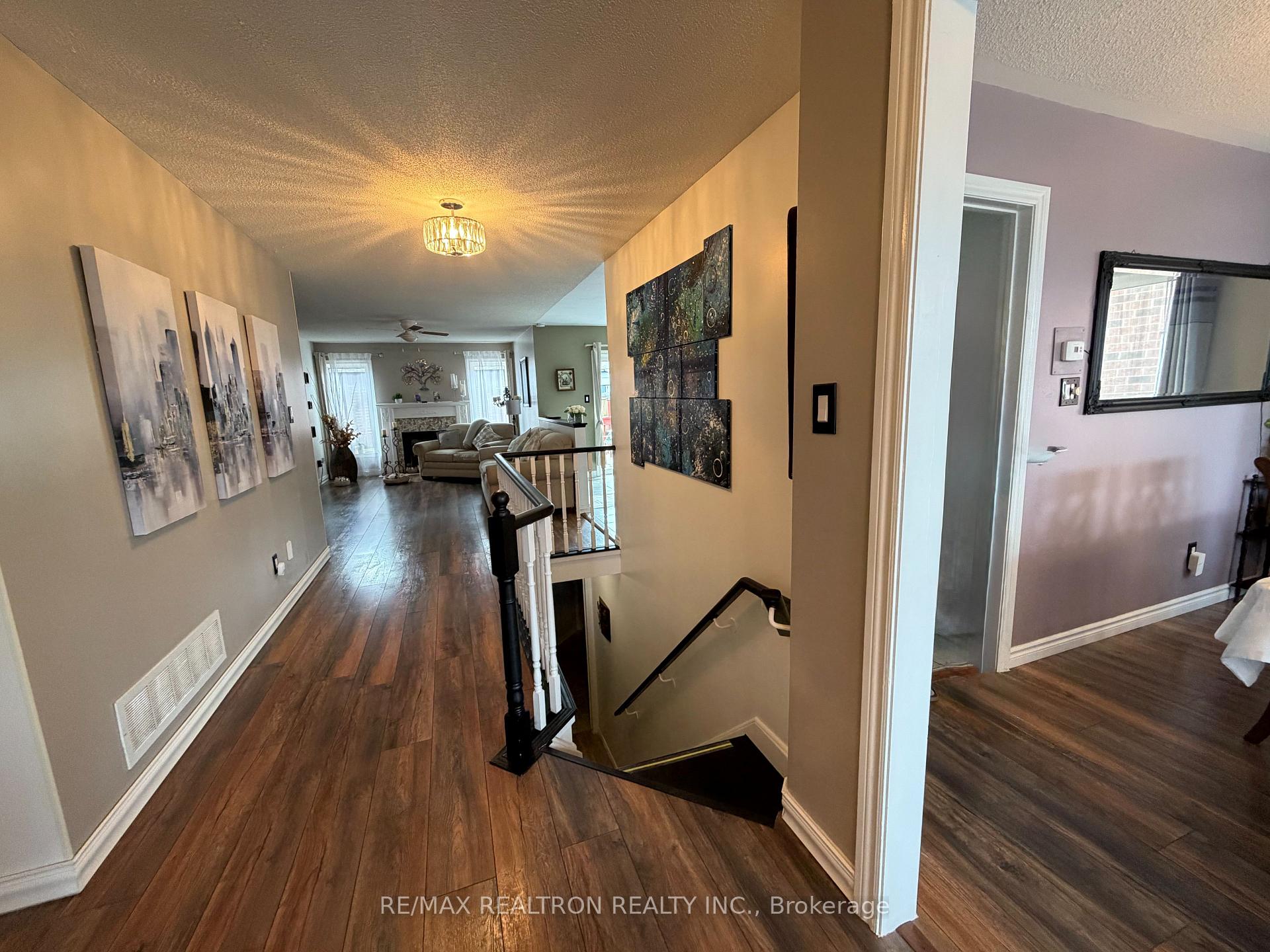 Photo 7 of 46 Cloughley Drive, Barrie, Northwest — HOMEH