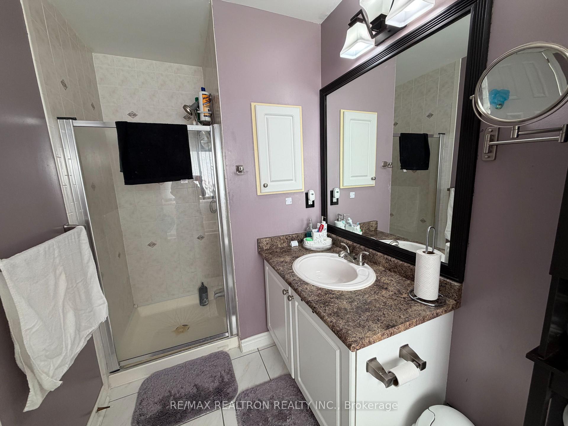 Photo 22 of 46 Cloughley Drive, Barrie, Northwest — HOMEH