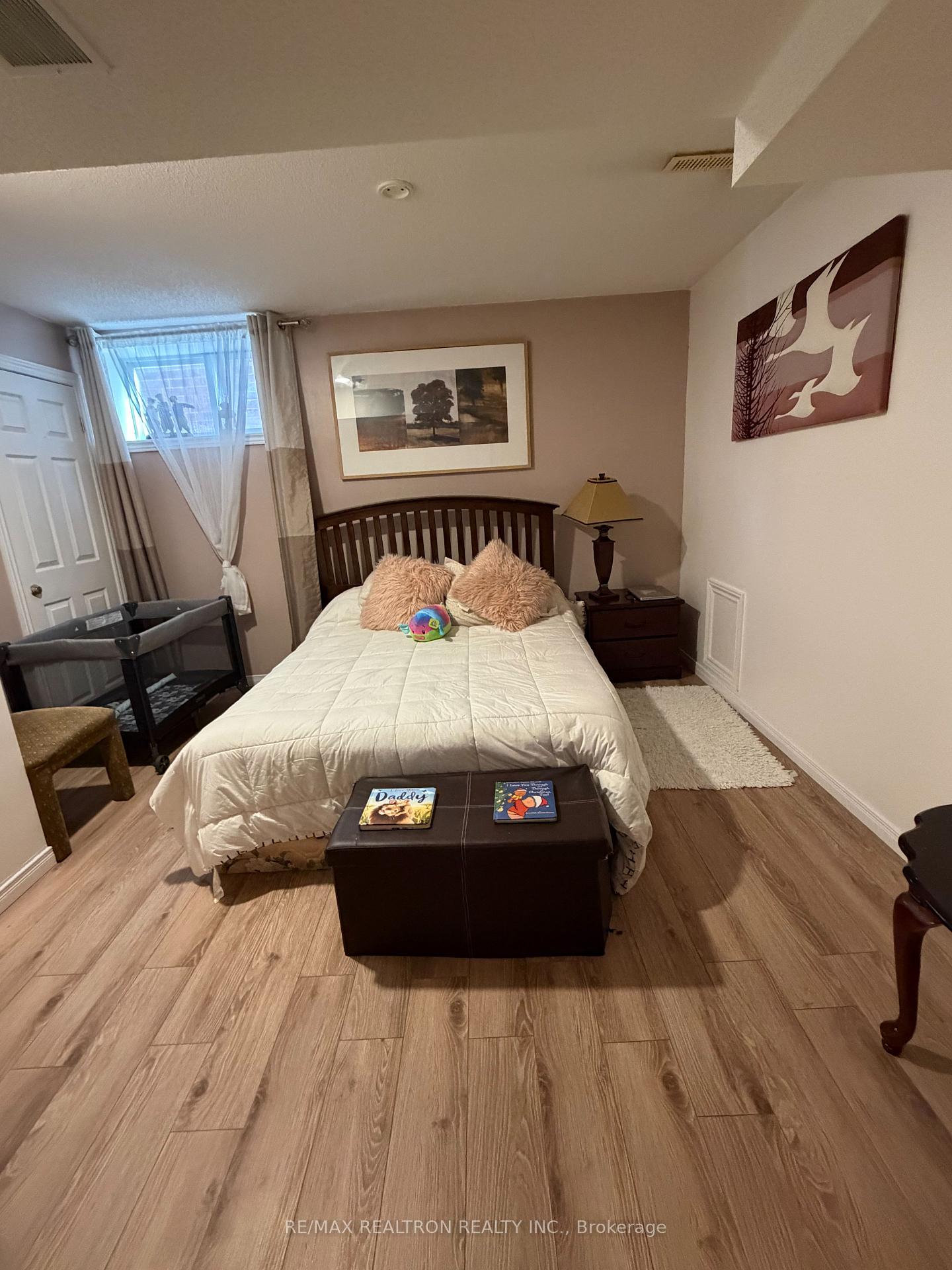 Photo 31 of 46 Cloughley Drive, Barrie, Northwest — HOMEH