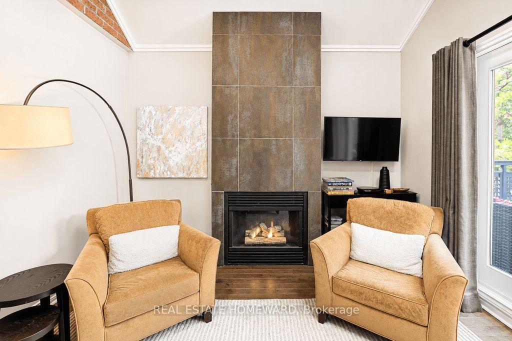 Photo 4 of Unit 304, 1941 Queen Street E, Toronto, The Beaches — HOMEH