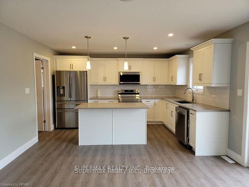 Photo 2 of 657 Ketter Way, Plympton-Wyoming, Plympton Wyoming — HOMEH