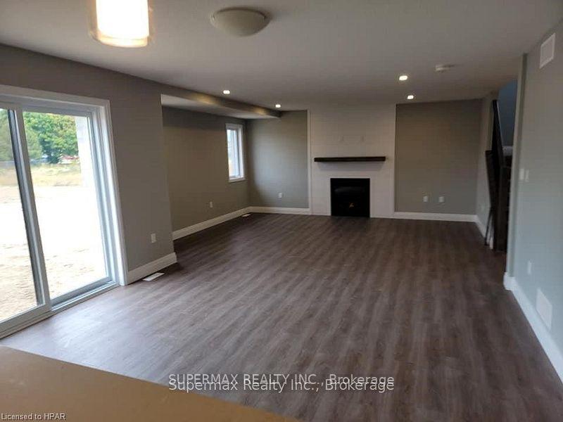 Photo 4 of 657 Ketter Way, Plympton-Wyoming, Plympton Wyoming — HOMEH