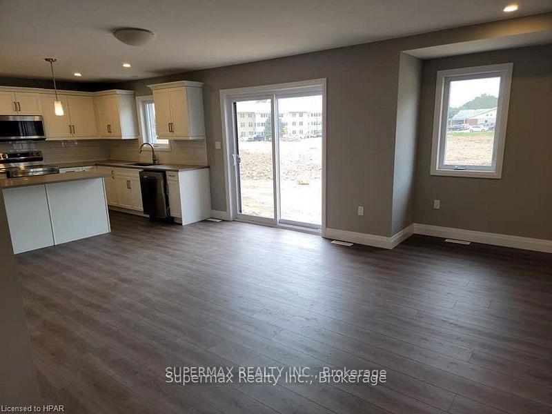 Photo 5 of 657 Ketter Way, Plympton-Wyoming, Plympton Wyoming — HOMEH