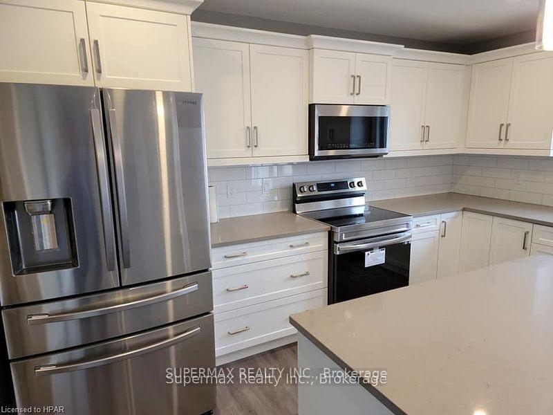 Photo 6 of 657 Ketter Way, Plympton-Wyoming, Plympton Wyoming — HOMEH