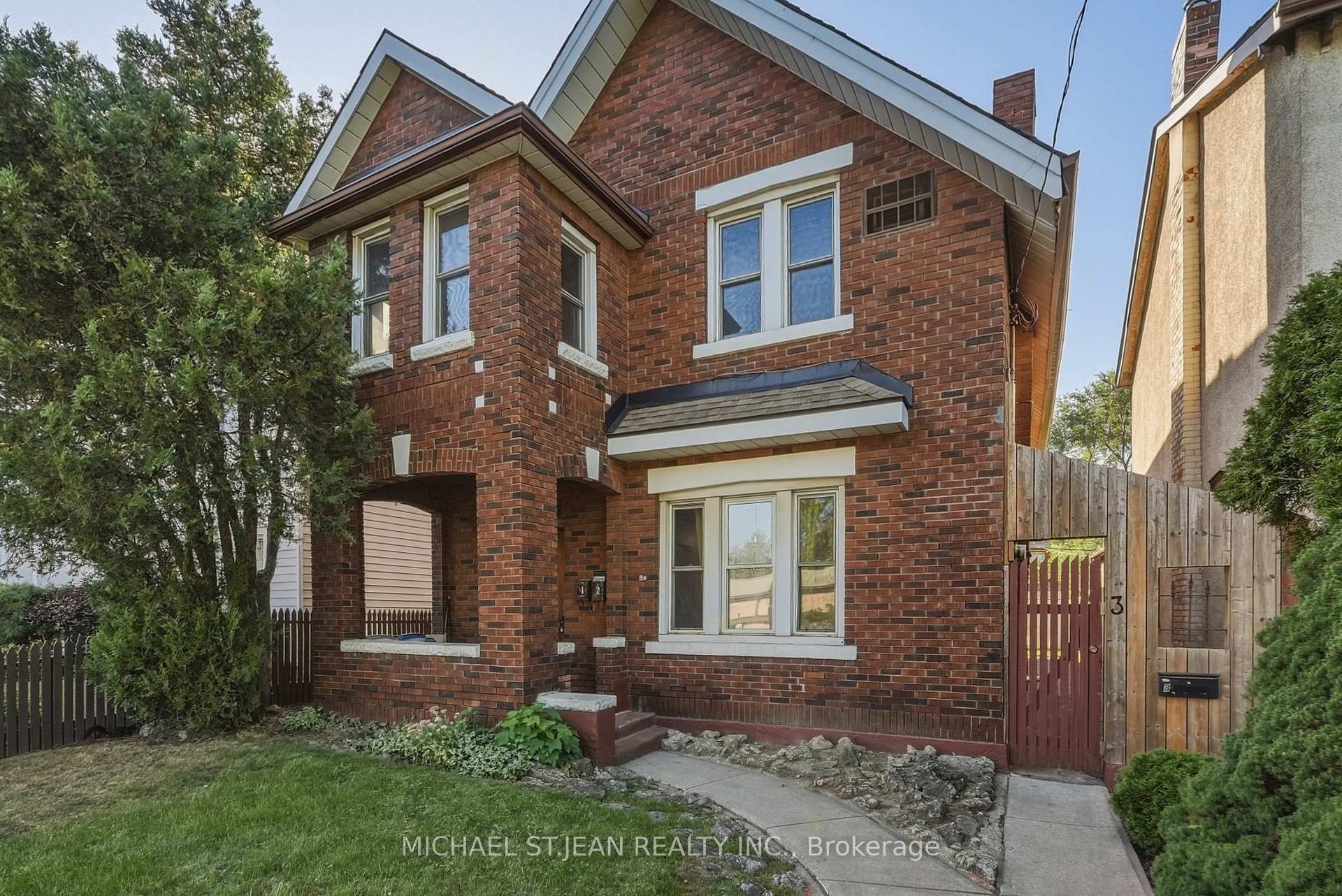 Photo 3 of 84 West Avenue S, Hamilton, Stinson — HOMEH