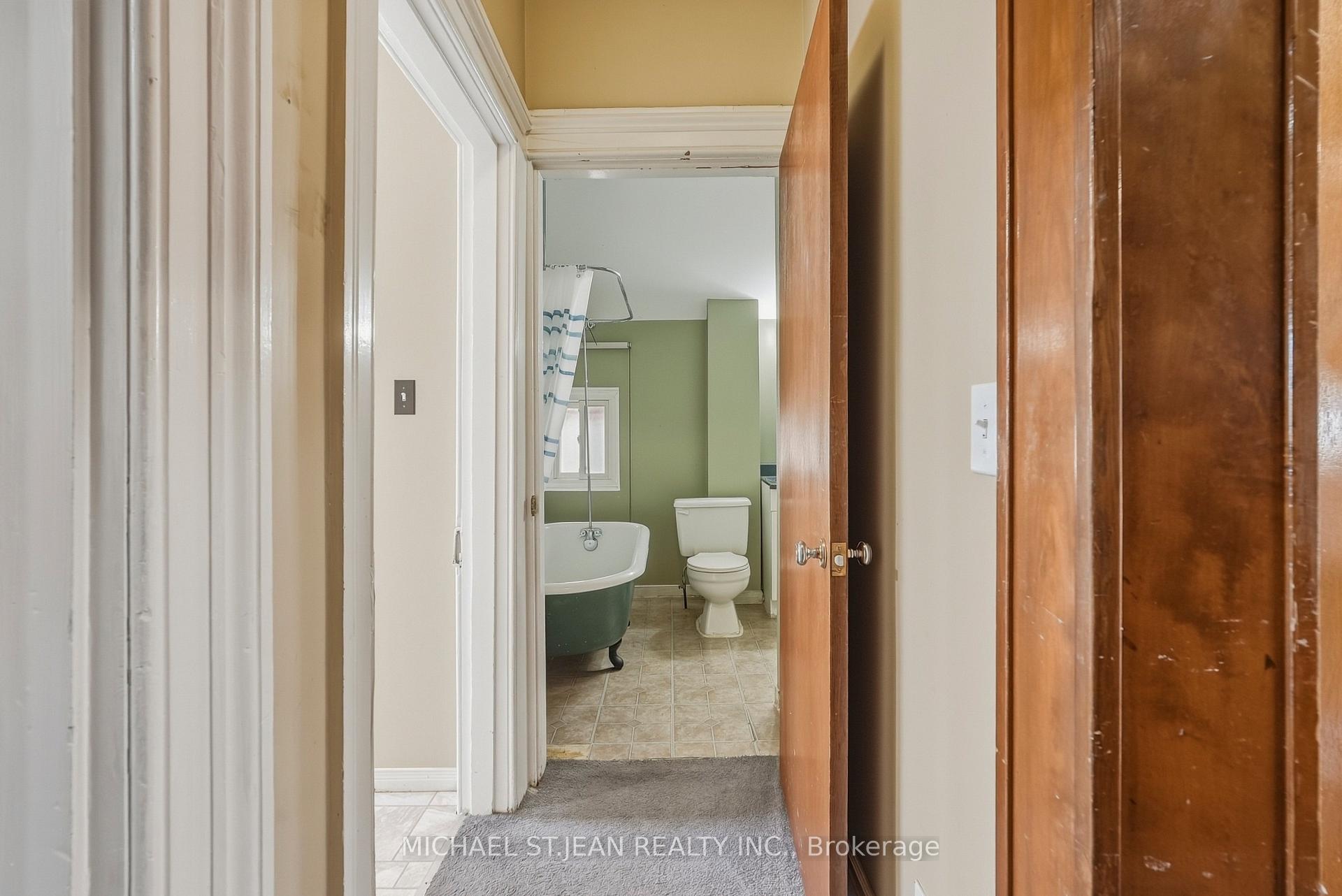 Photo 23 of 84 West Avenue S, Hamilton, Stinson — HOMEH