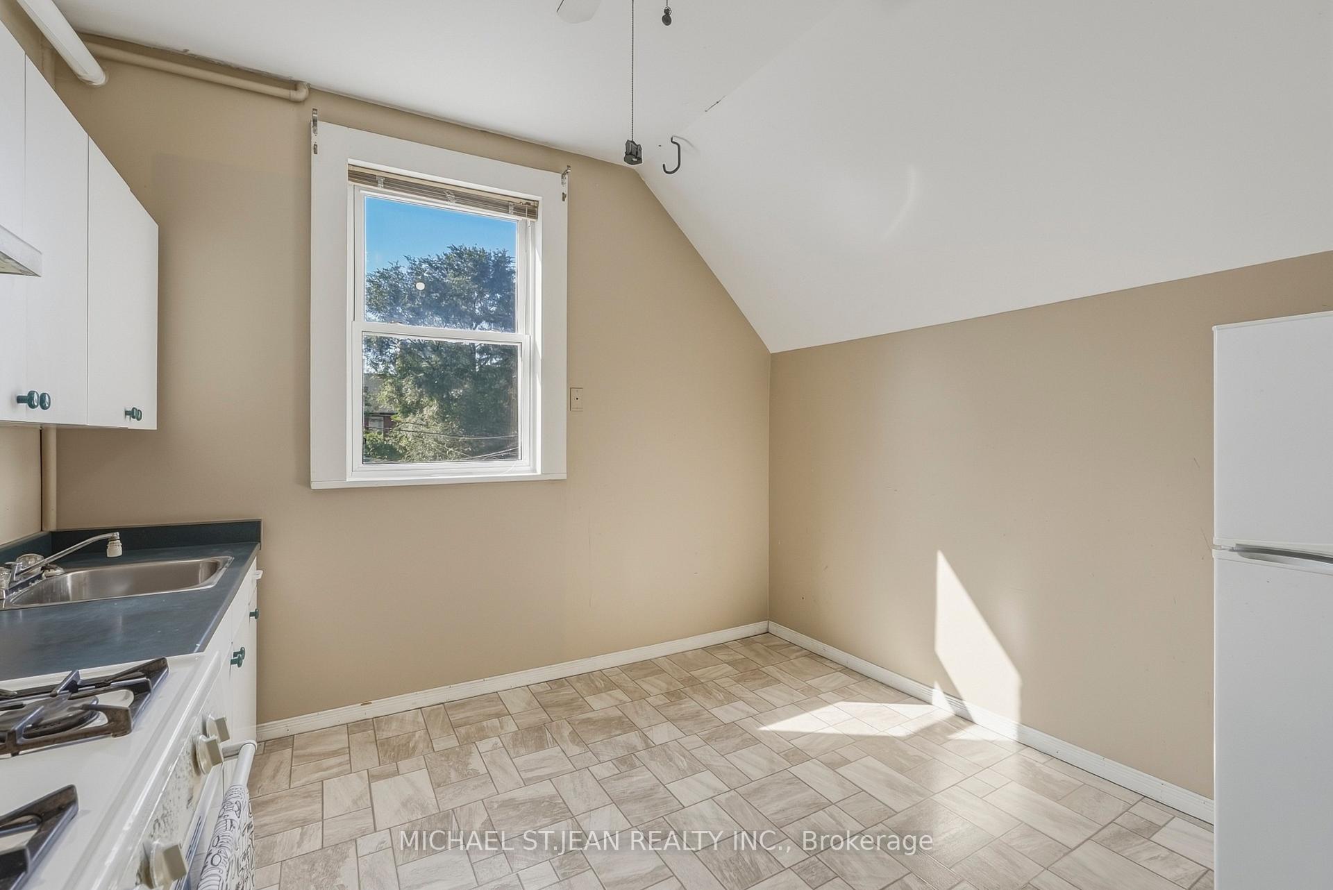 Photo 28 of 84 West Avenue S, Hamilton, Stinson — HOMEH