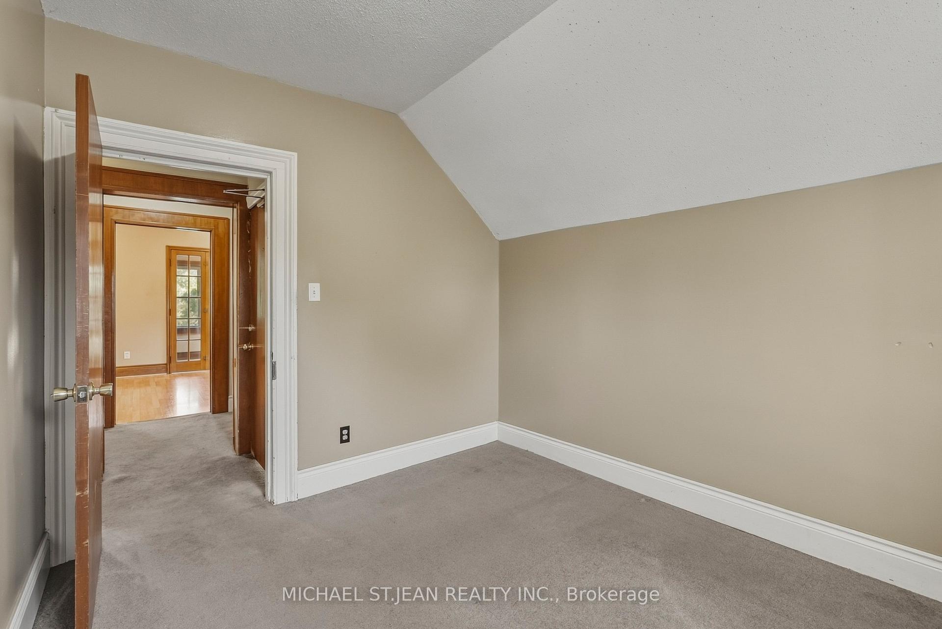 Photo 32 of 84 West Avenue S, Hamilton, Stinson — HOMEH