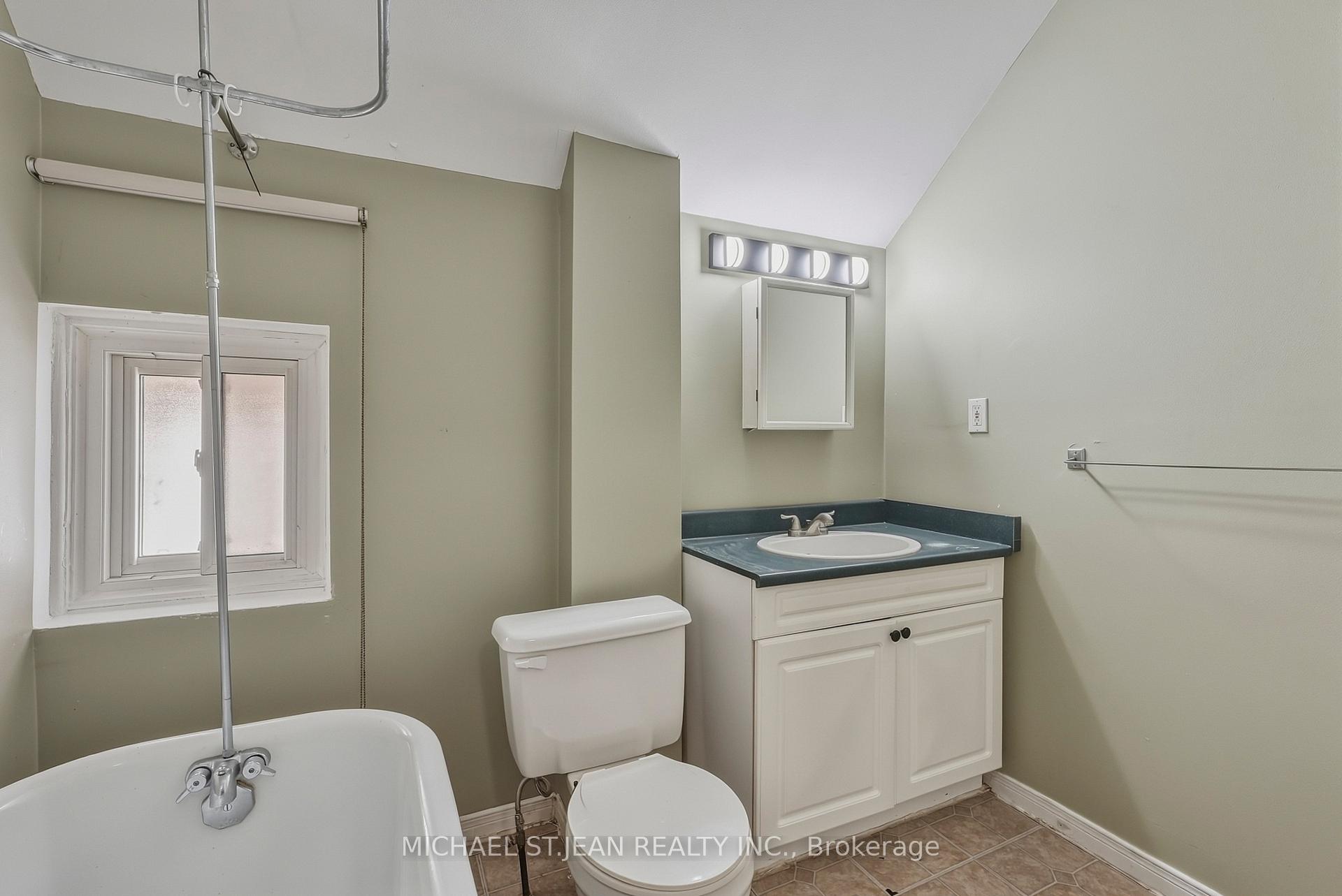 Photo 33 of 84 West Avenue S, Hamilton, Stinson — HOMEH