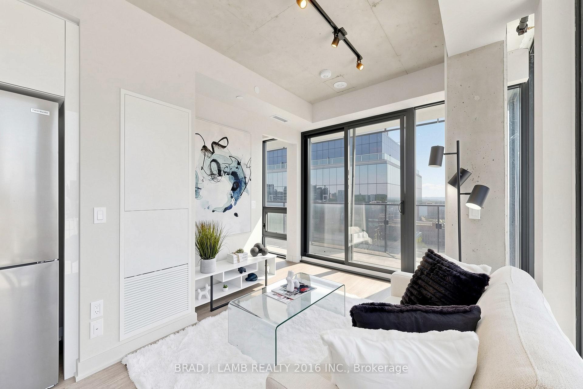 Photo 3 of Unit 2004, 284 King Street E, Toronto, Moss Park — HOMEH