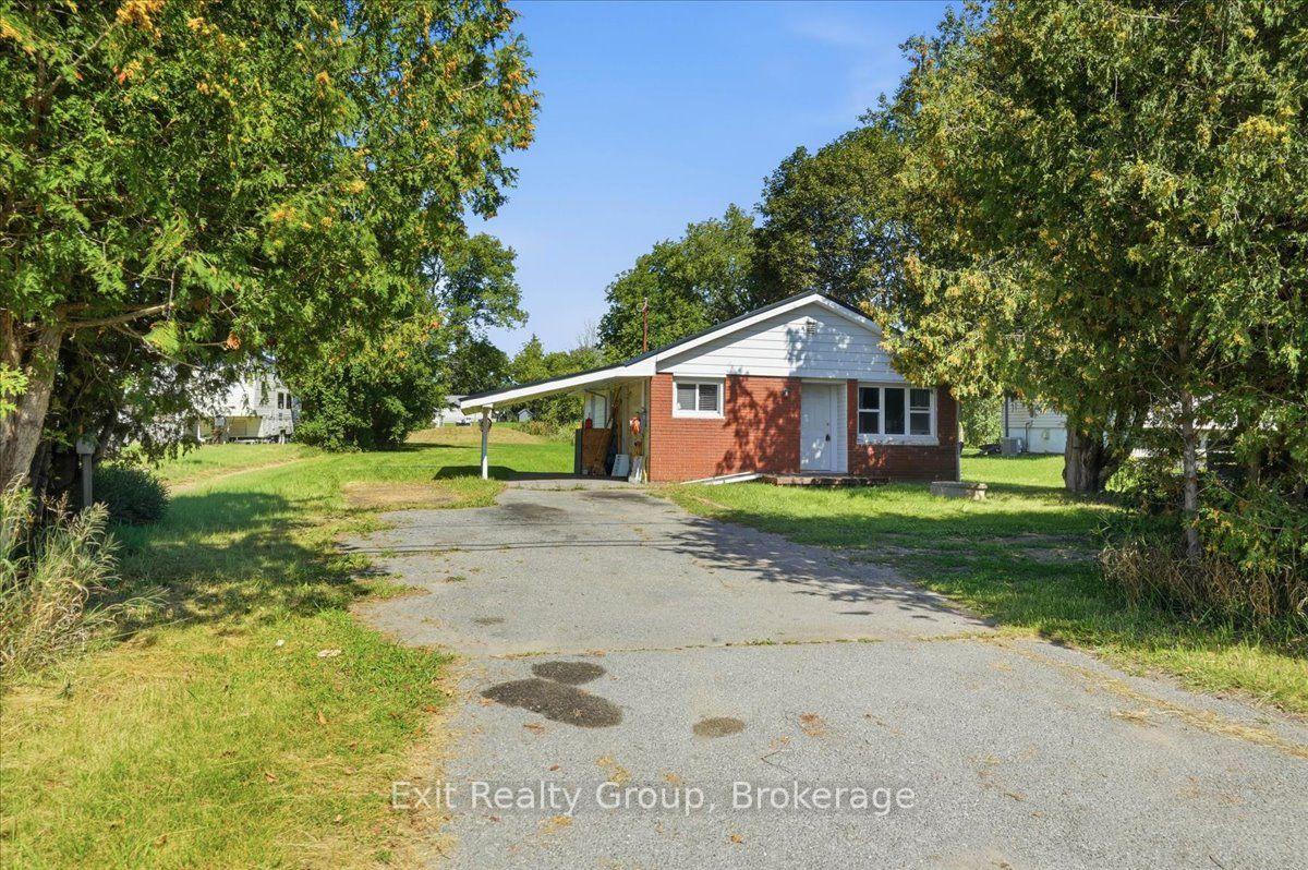 Photo 2 of 2298 Hamilton Road, Quinte West, Sidney Ward — HOMEH