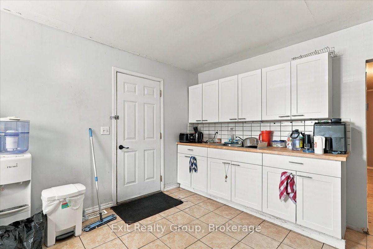 Photo 4 of 2298 Hamilton Road, Quinte West, Sidney Ward — HOMEH