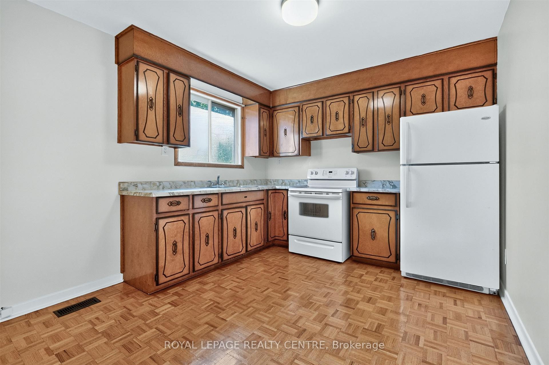 Photo 7 of Unit Upper, 55 Russett Avenue, Toronto, Dovercourt-Wallace Emerson-Junction — HOMEH