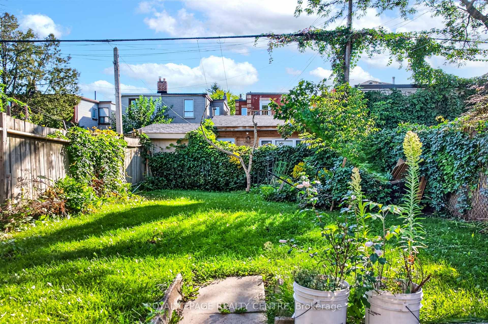 Photo 22 of Unit Upper, 55 Russett Avenue, Toronto, Dovercourt-Wallace Emerson-Junction — HOMEH