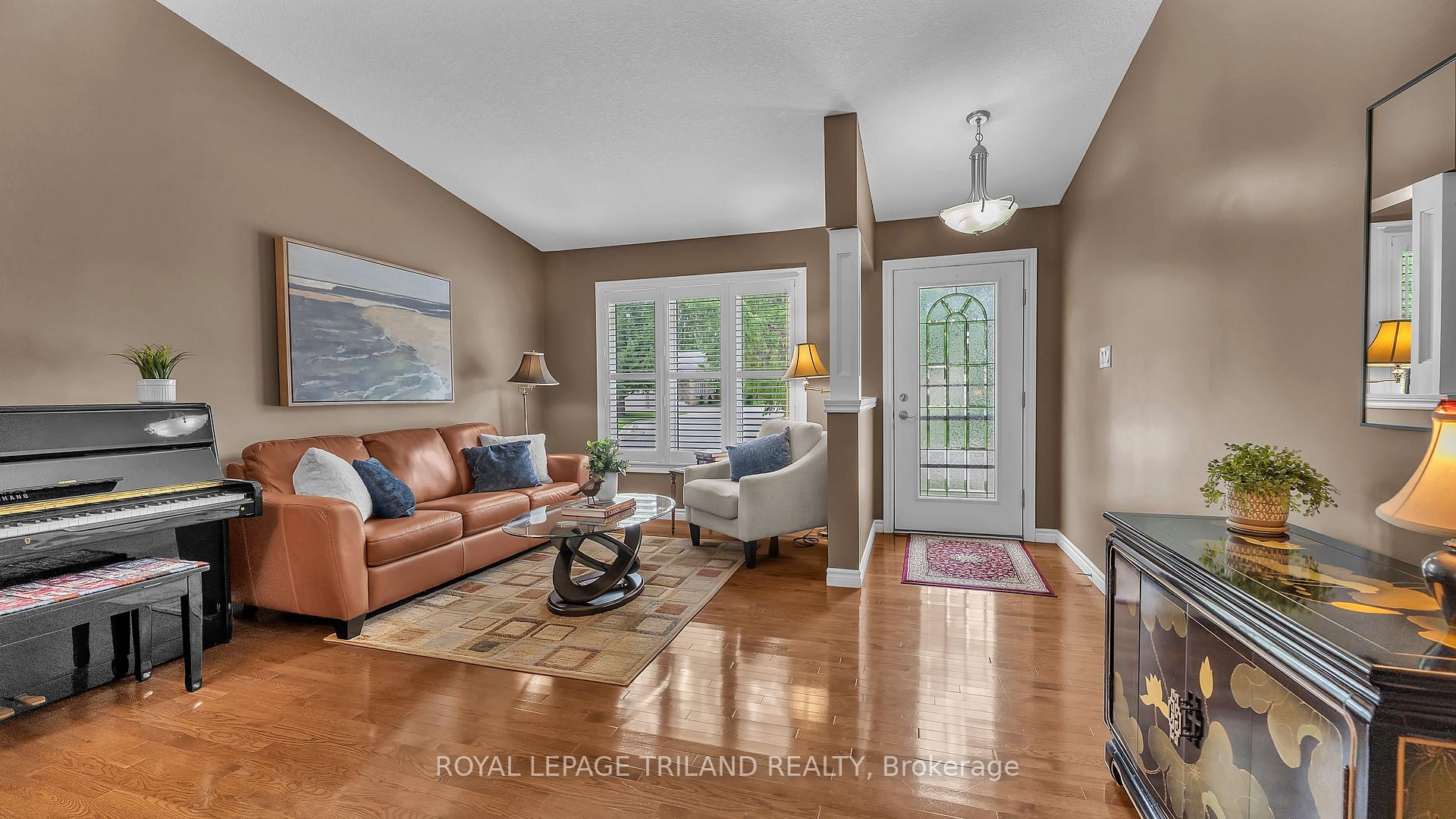 Photo 4 of Unit 31, 572 Thistlewood Drive, London, North C — HOMEH
