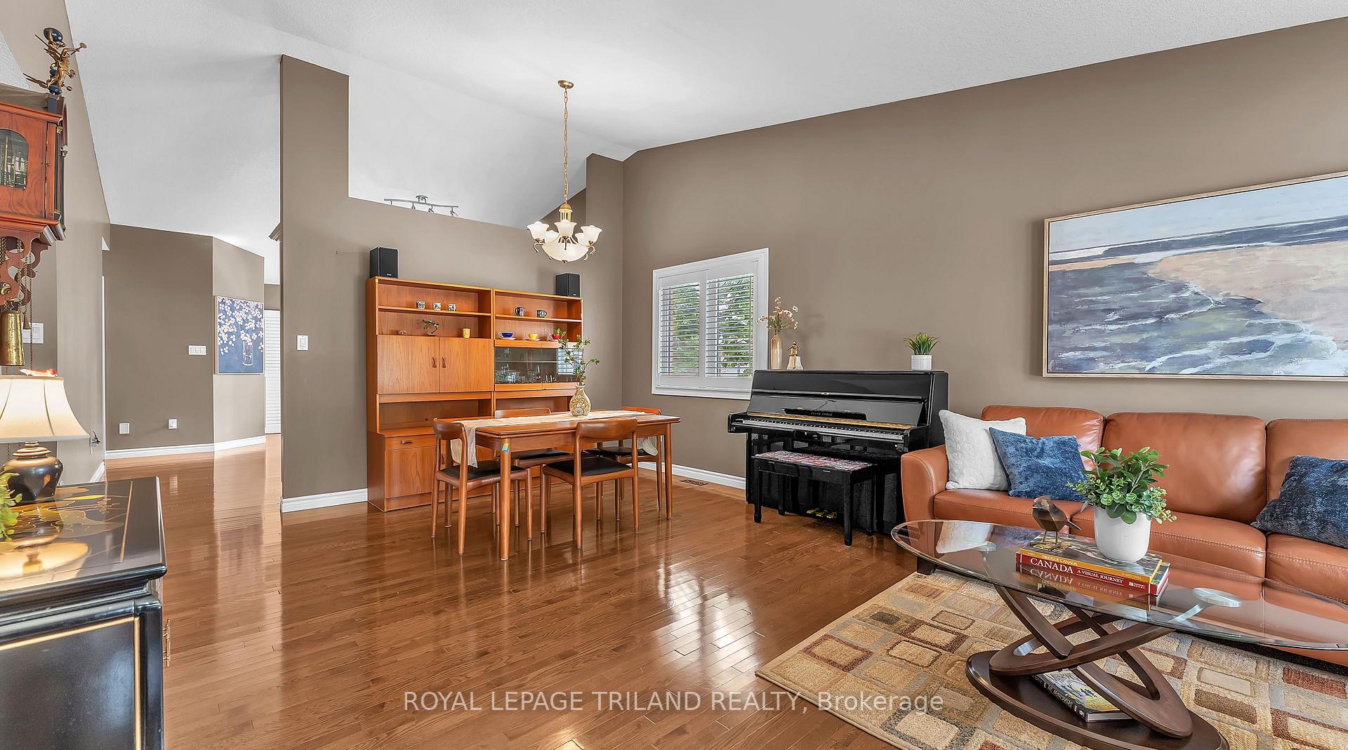 Photo 6 of Unit 31, 572 Thistlewood Drive, London, North C — HOMEH