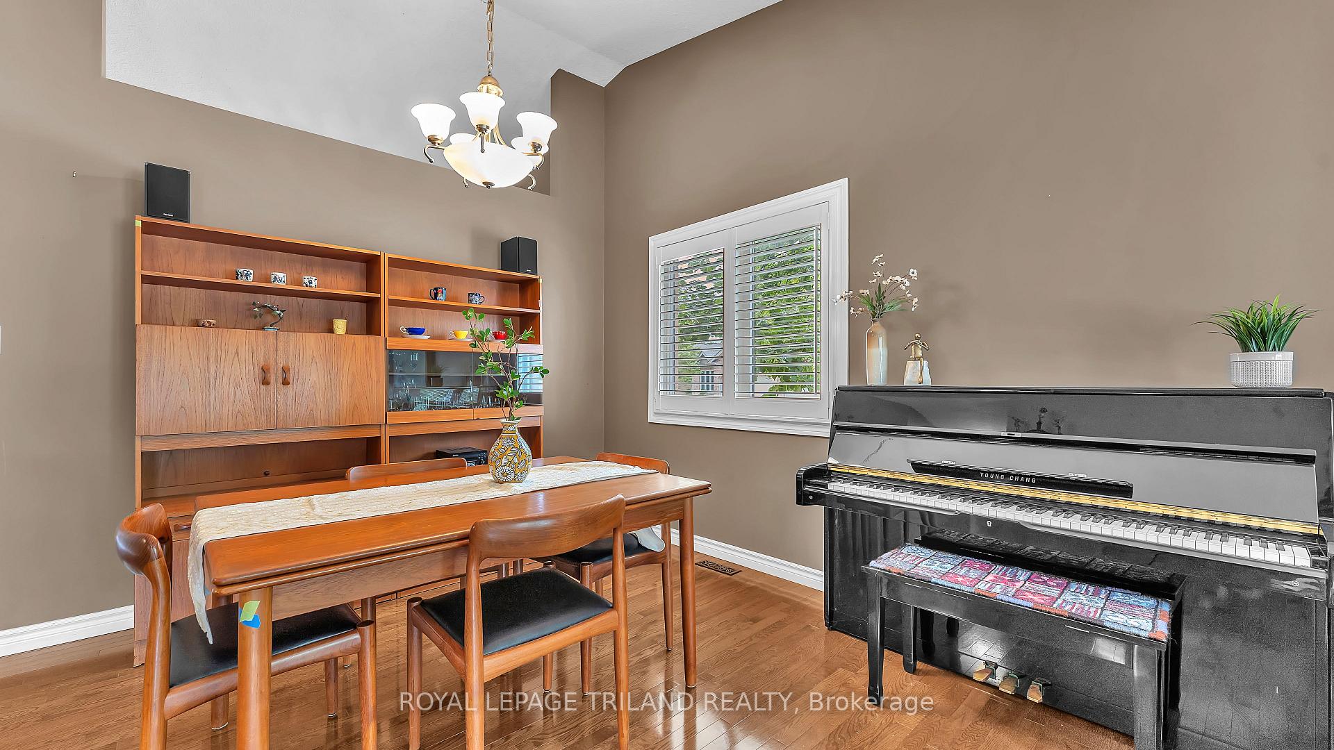 Photo 7 of Unit 31, 572 Thistlewood Drive, London, North C — HOMEH
