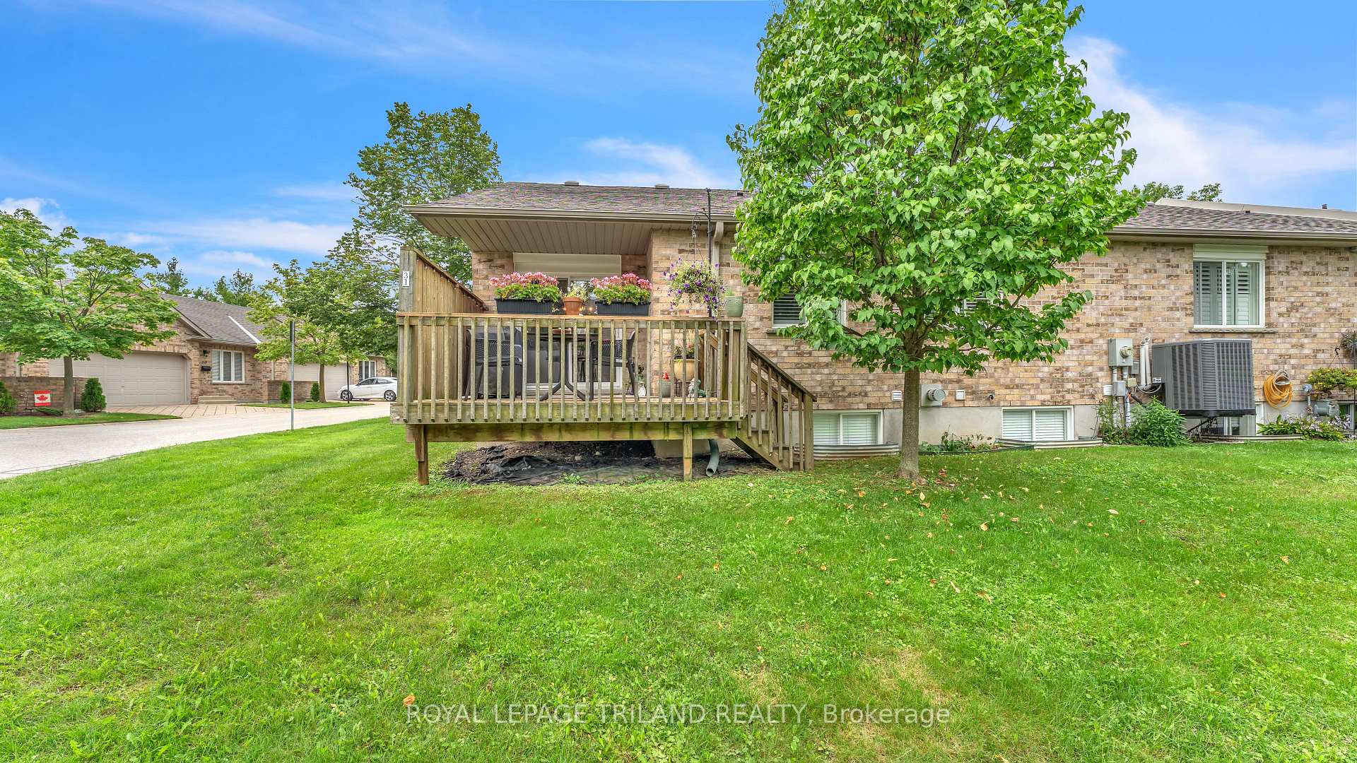 Photo 27 of Unit 31, 572 Thistlewood Drive, London, North C — HOMEH