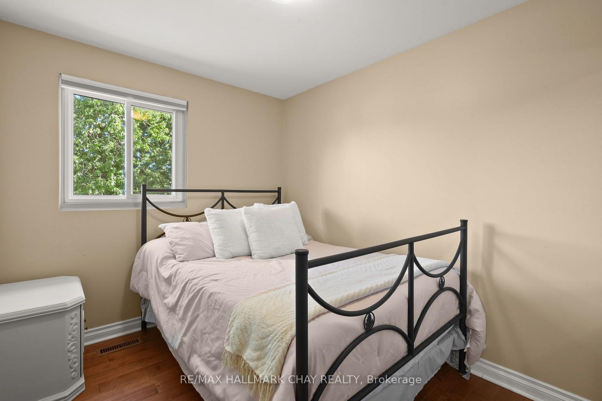 Photo 29 of 8 Grassington Crescent, Brampton, Northgate — HOMEH