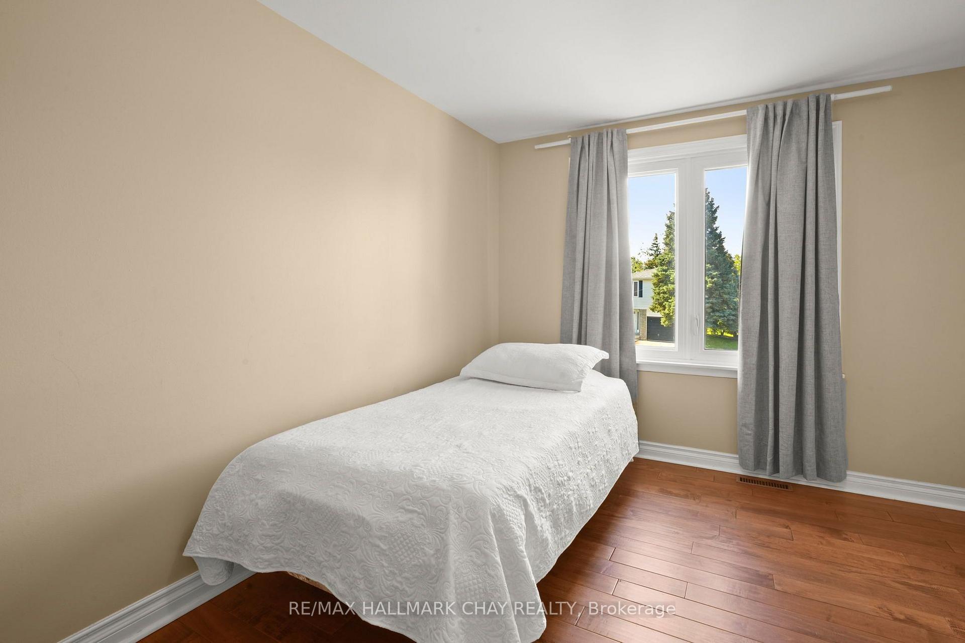 Photo 30 of 8 Grassington Crescent, Brampton, Northgate — HOMEH