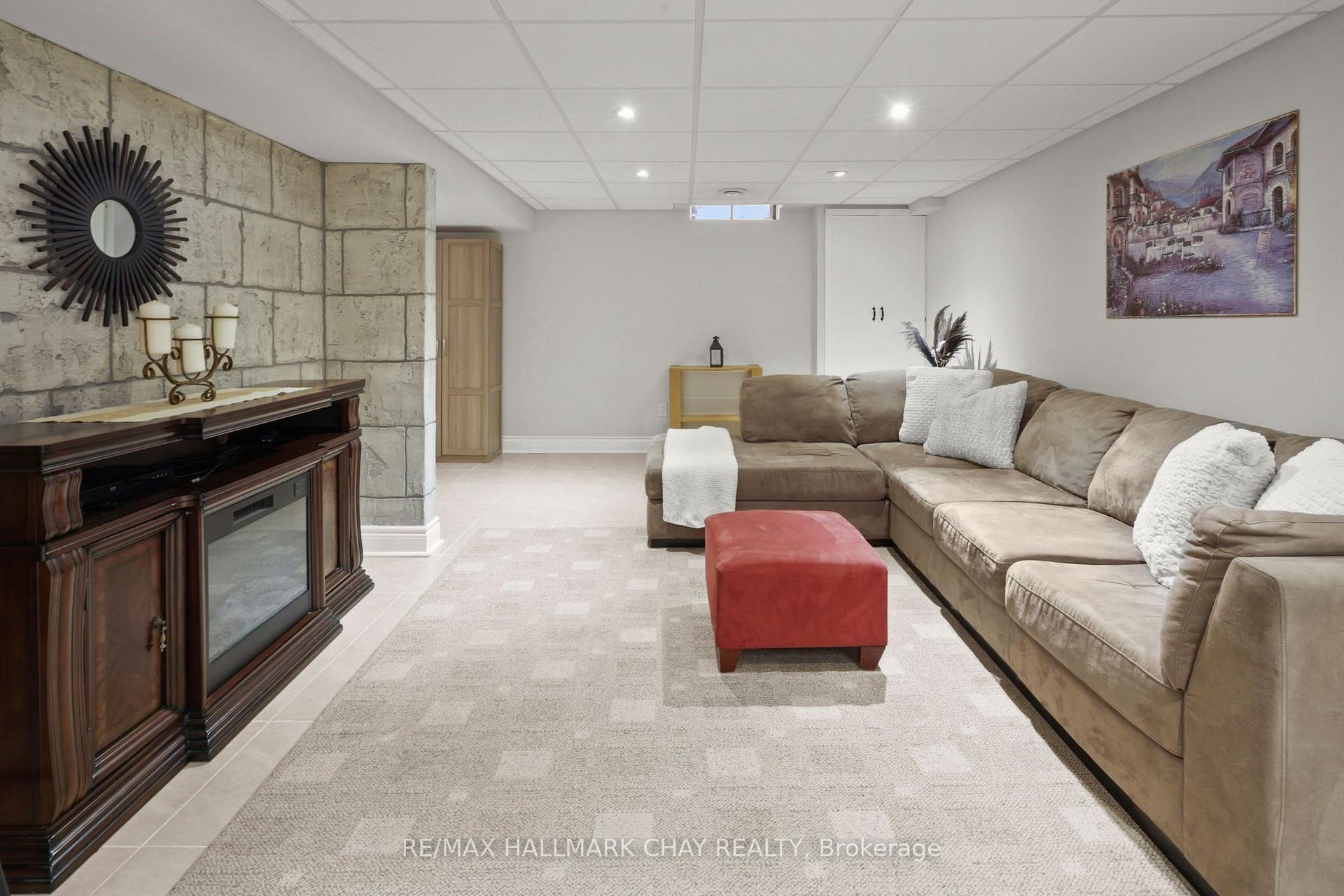 Photo 31 of 8 Grassington Crescent, Brampton, Northgate — HOMEH