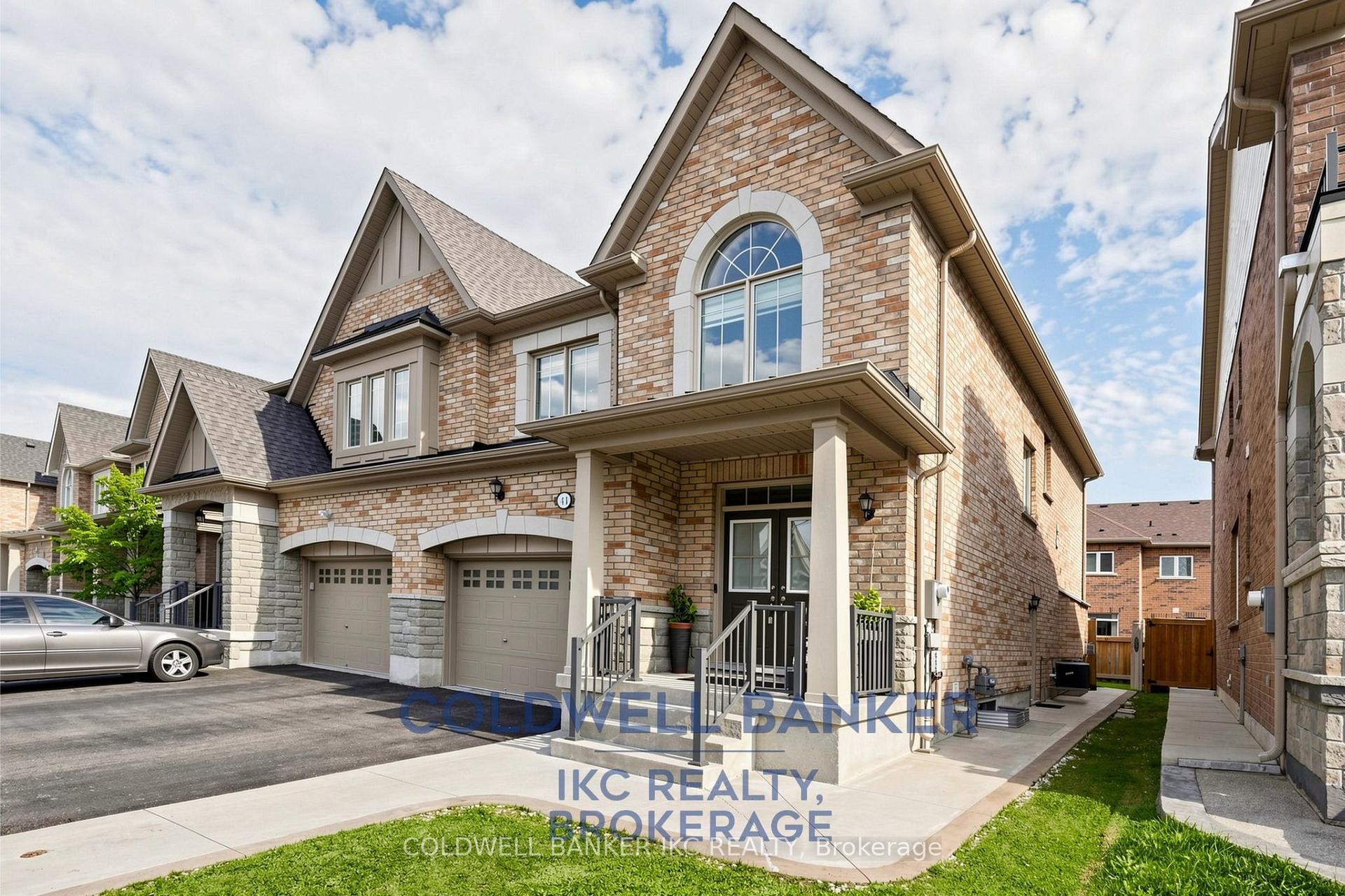 Photo 2 of 41 Merrybrook Trail N, Brampton, Northwest Brampton — HOMEH