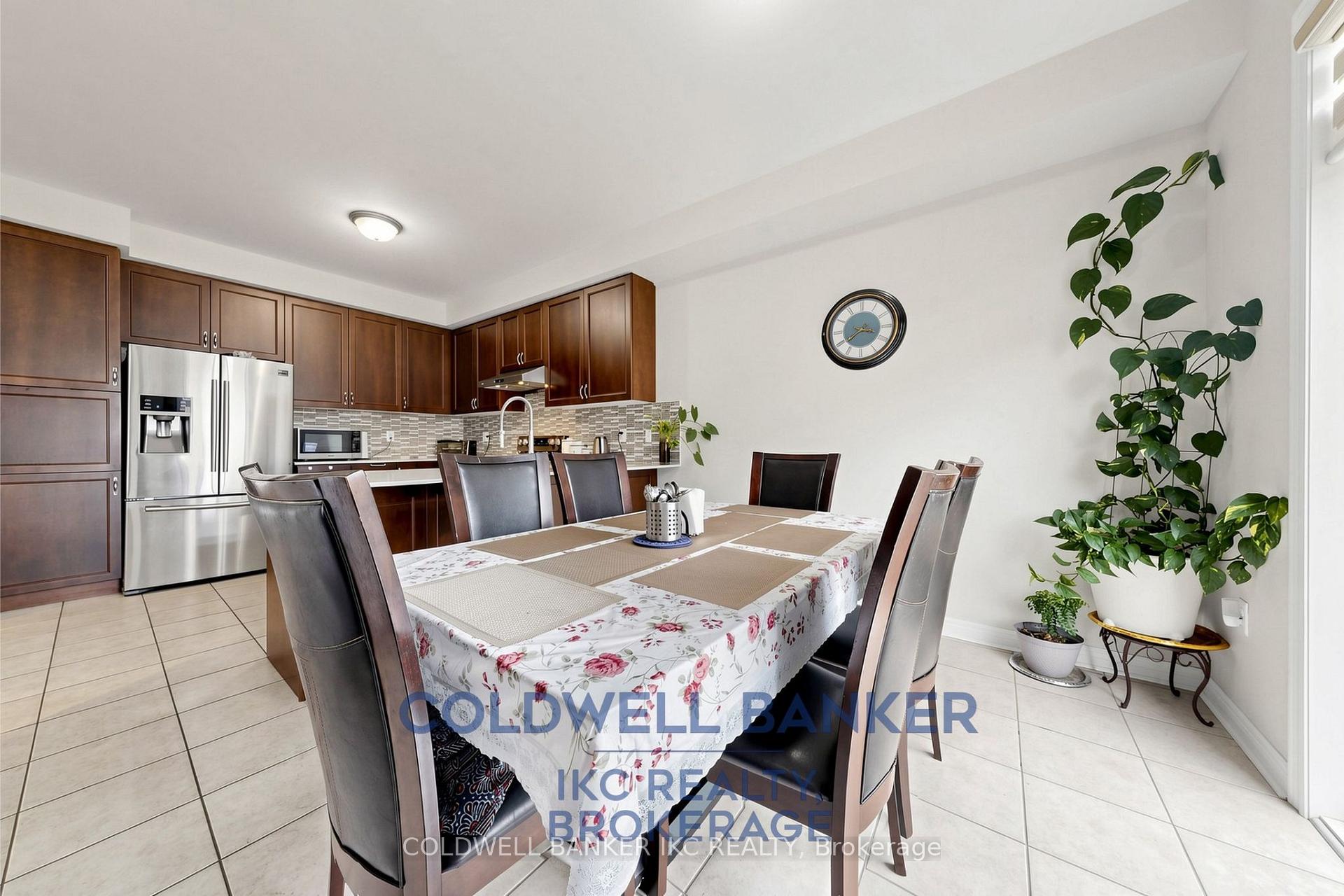 Photo 17 of 41 Merrybrook Trail N, Brampton, Northwest Brampton — HOMEH