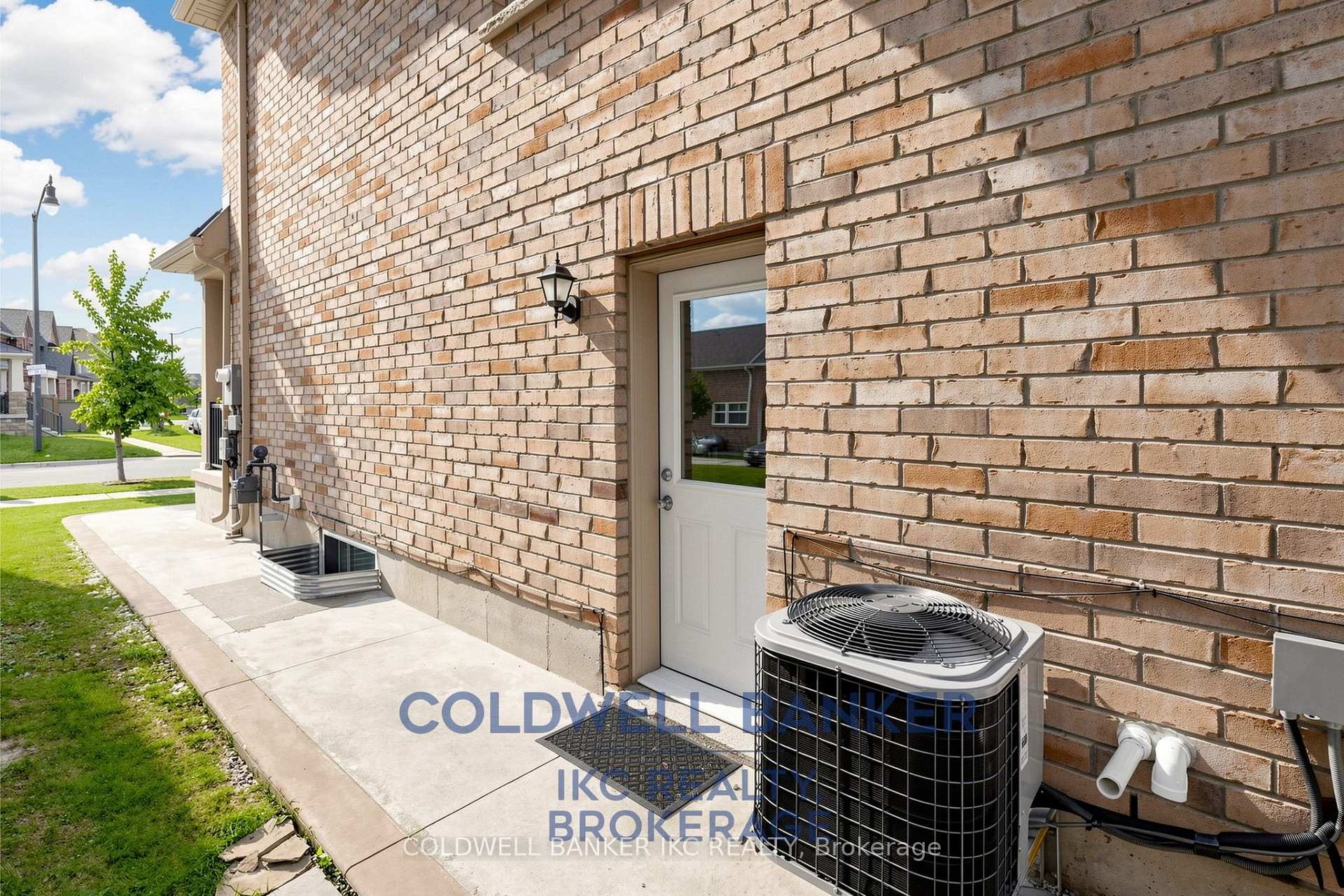 Photo 47 of 41 Merrybrook Trail N, Brampton, Northwest Brampton — HOMEH