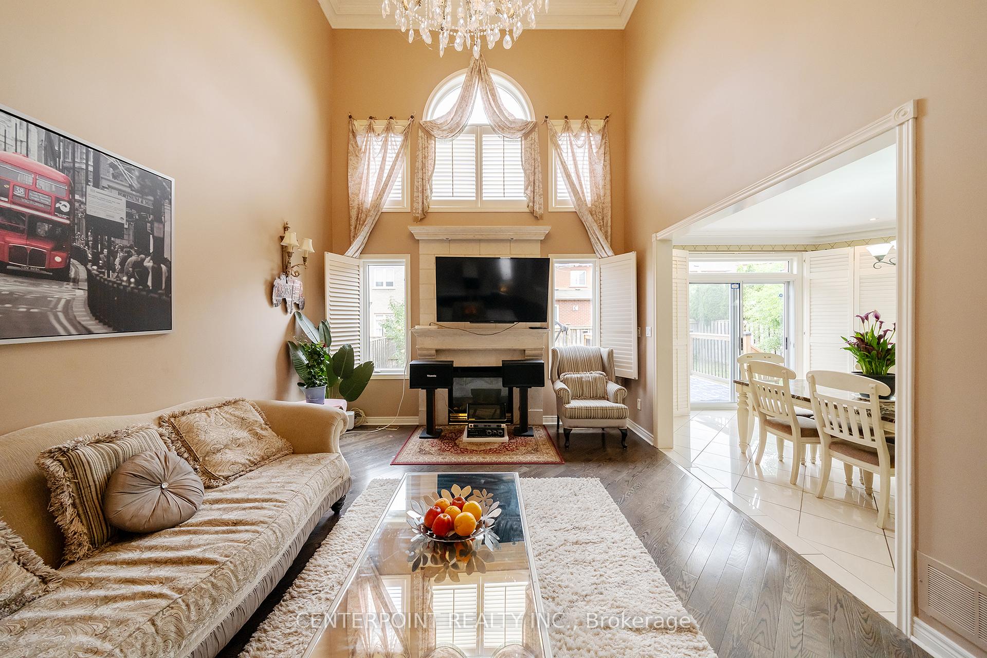 Photo 3 of 9 Summeridge Drive, Vaughan, Patterson — HOMEH