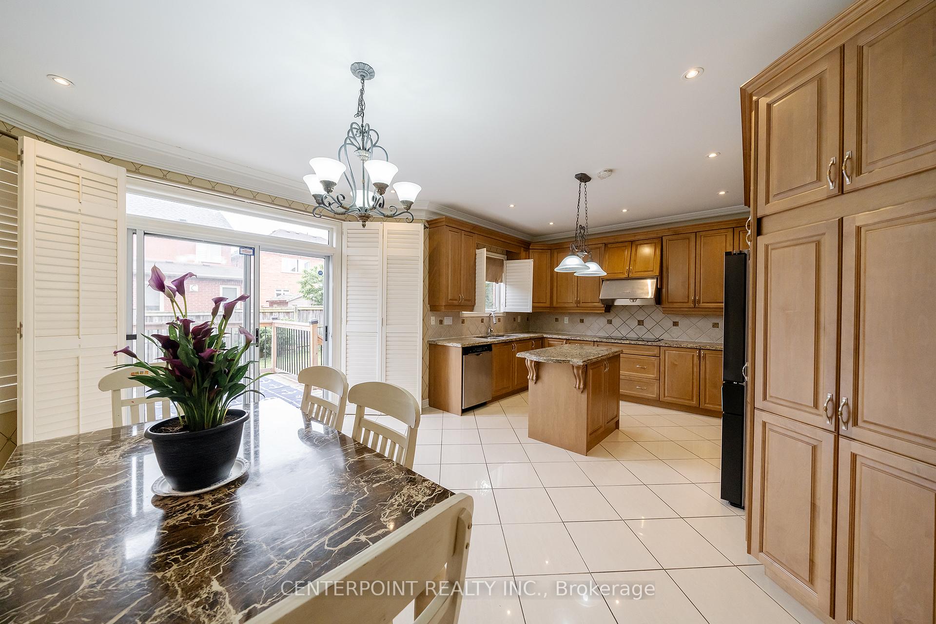 Photo 11 of 9 Summeridge Drive, Vaughan, Patterson — HOMEH