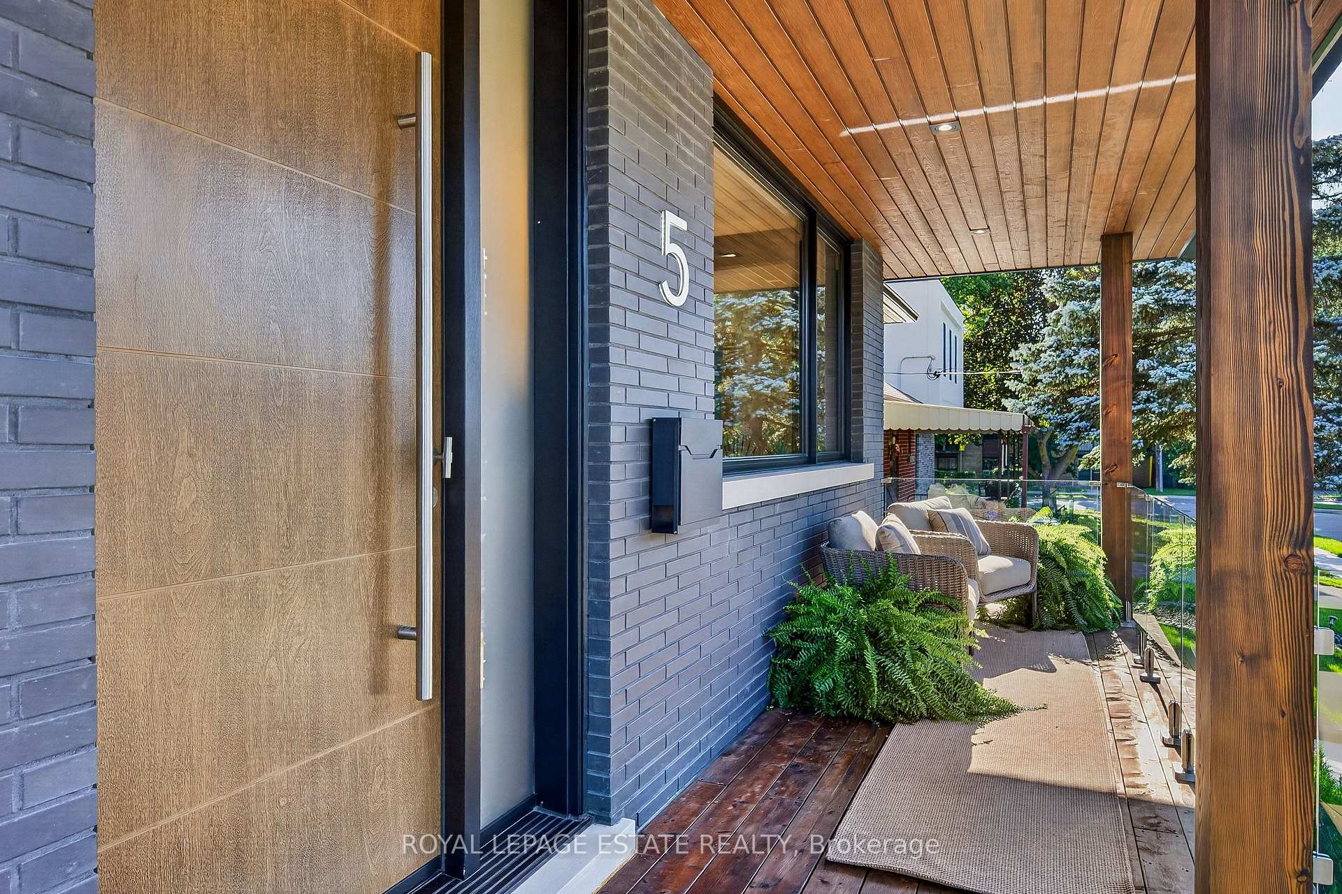Photo 3 of 5 North Drive, Scarborough, Birchcliffe-Cliffside — HOMEH