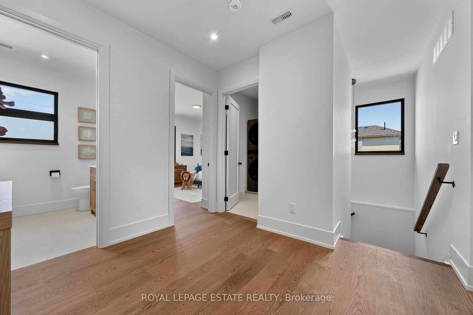 Photo 21 of 5 North Drive, Scarborough, Birchcliffe-Cliffside — HOMEH