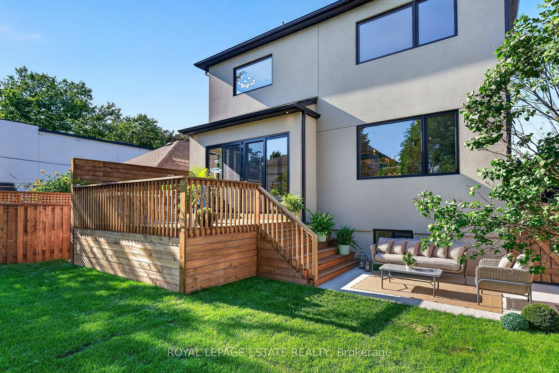 Photo 46 of 5 North Drive, Scarborough, Birchcliffe-Cliffside — HOMEH