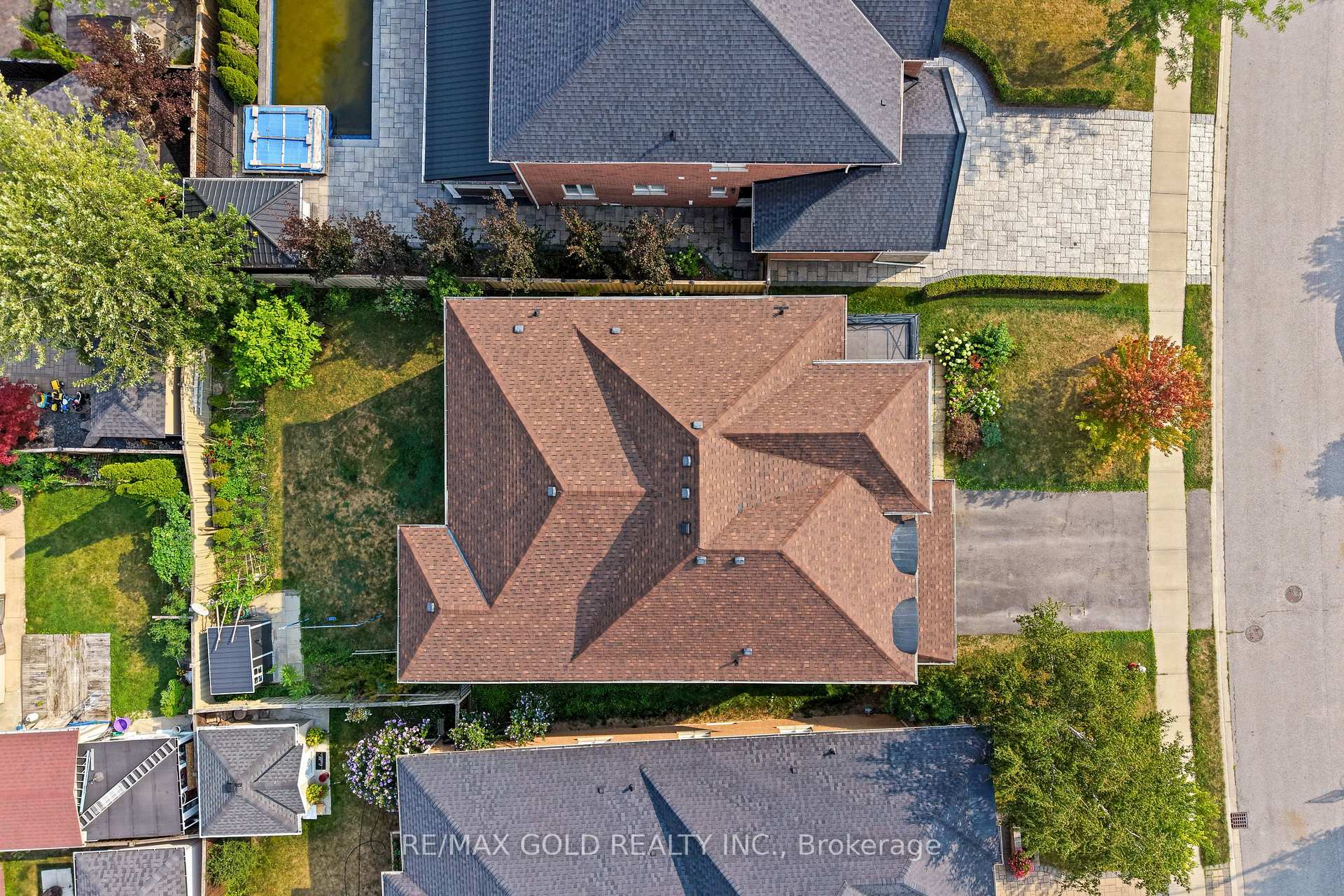 Photo 3 of 31 Fontainebleu Road, Brampton, Vales of Castlemore North — HOMEH