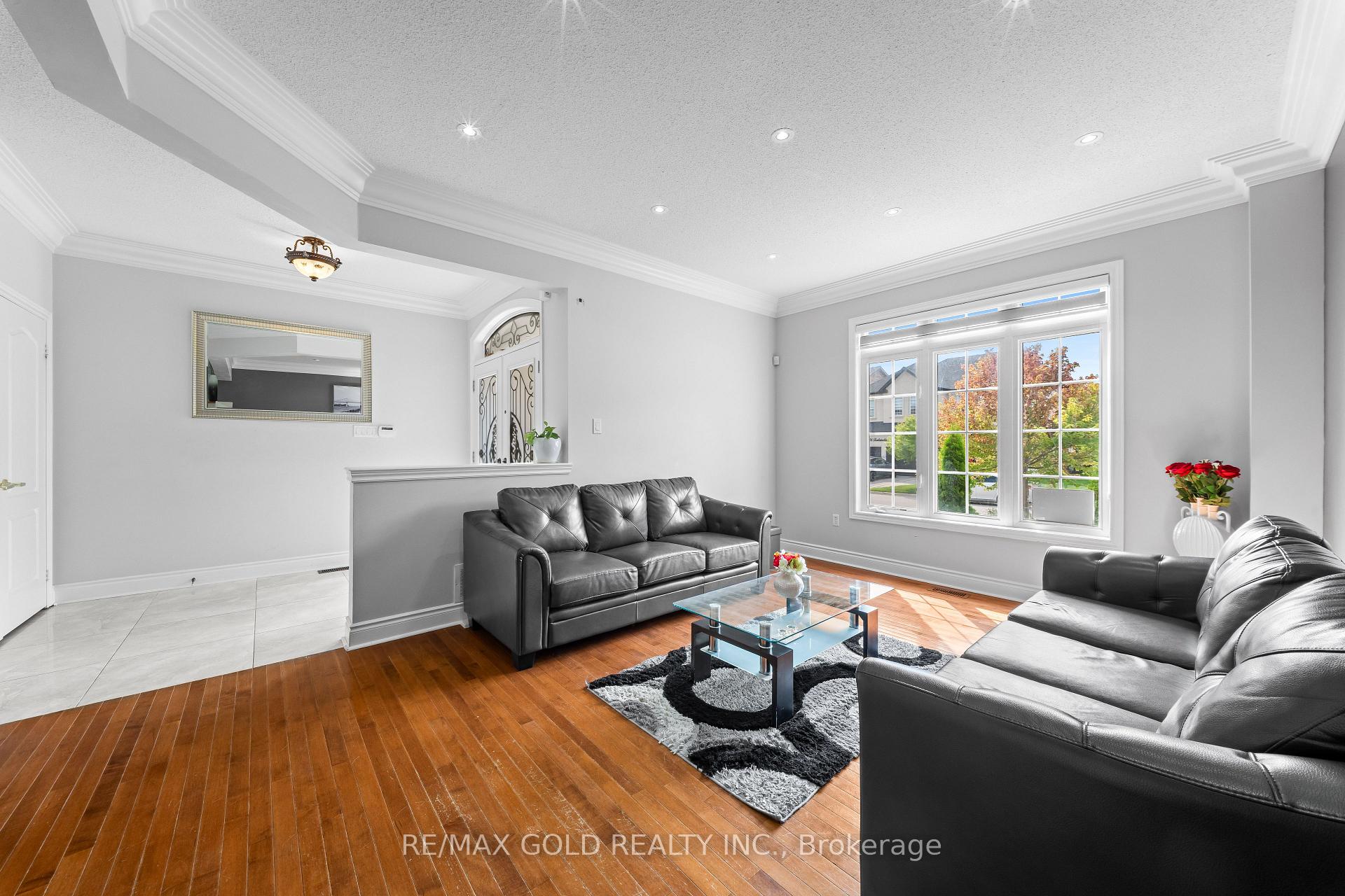 Photo 6 of 31 Fontainebleu Road, Brampton, Vales of Castlemore North — HOMEH