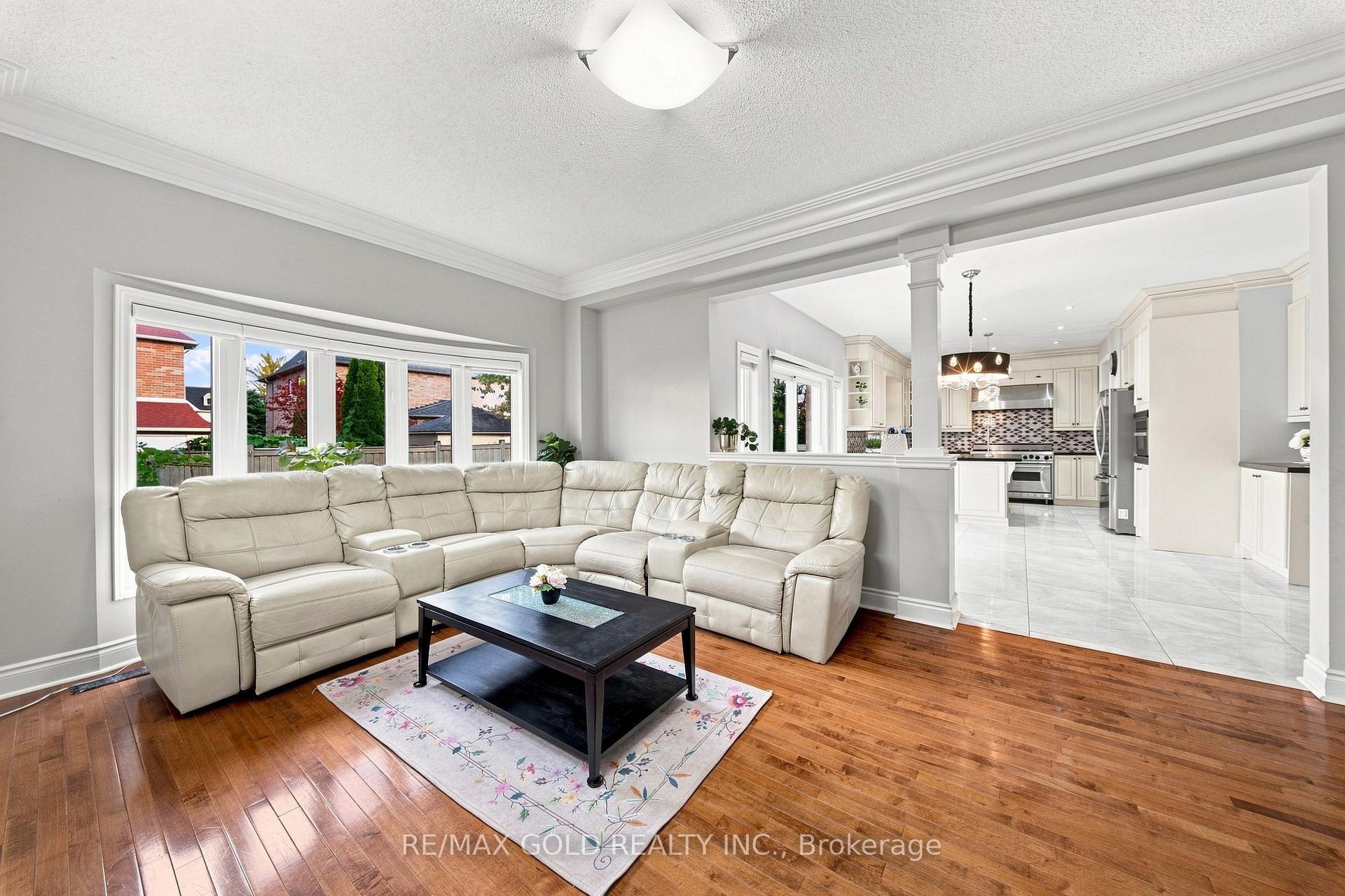 Photo 14 of 31 Fontainebleu Road, Brampton, Vales of Castlemore North — HOMEH