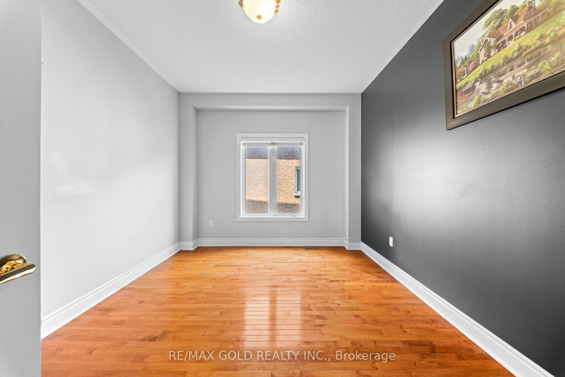 Photo 15 of 31 Fontainebleu Road, Brampton, Vales of Castlemore North — HOMEH