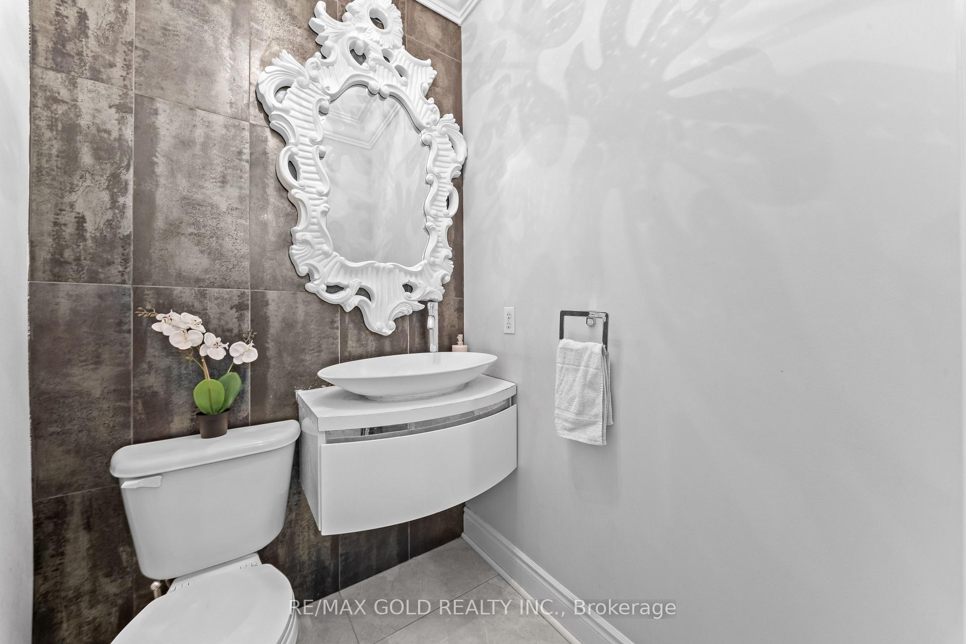 Photo 16 of 31 Fontainebleu Road, Brampton, Vales of Castlemore North — HOMEH