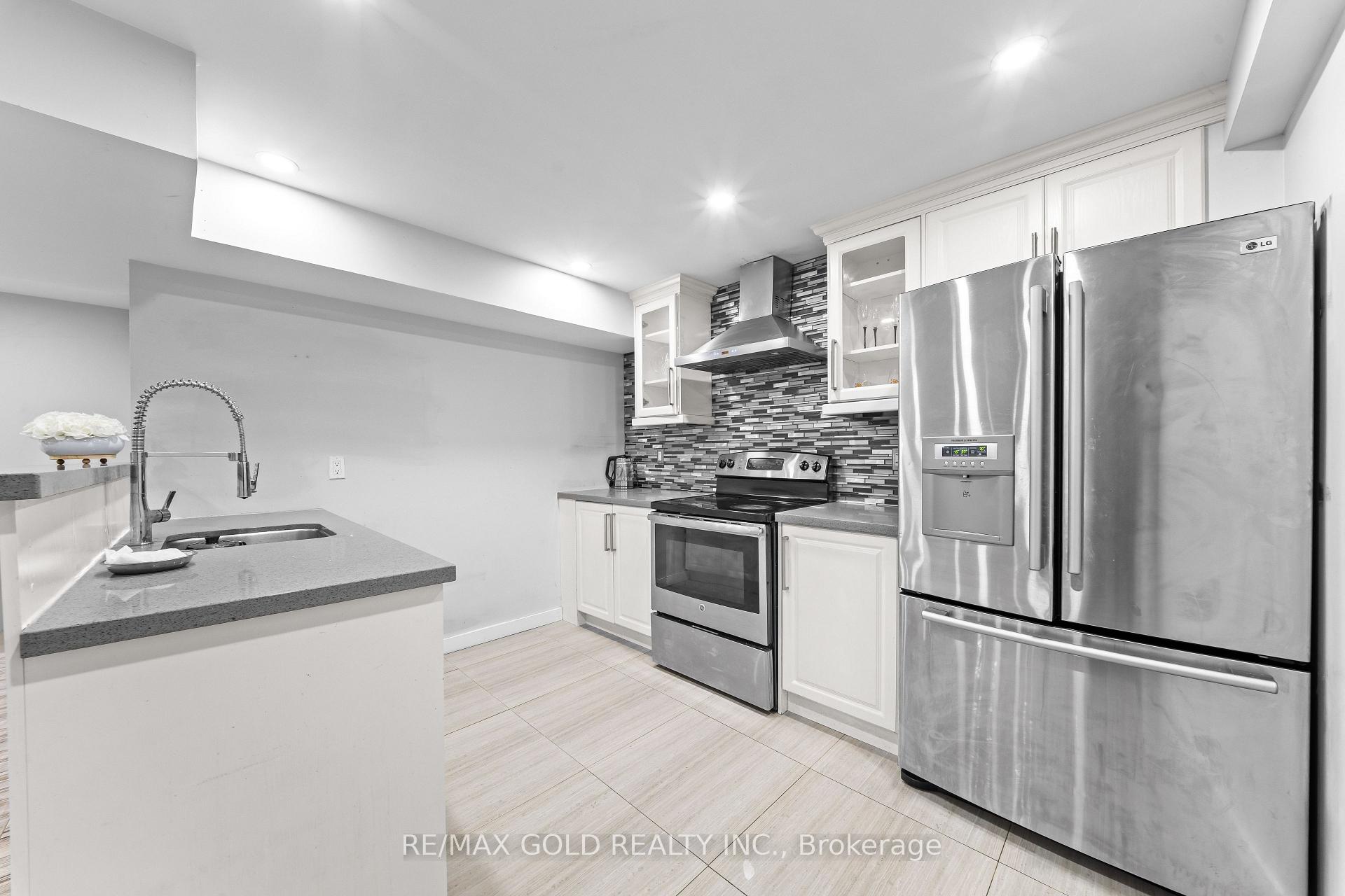 Photo 28 of 31 Fontainebleu Road, Brampton, Vales of Castlemore North — HOMEH