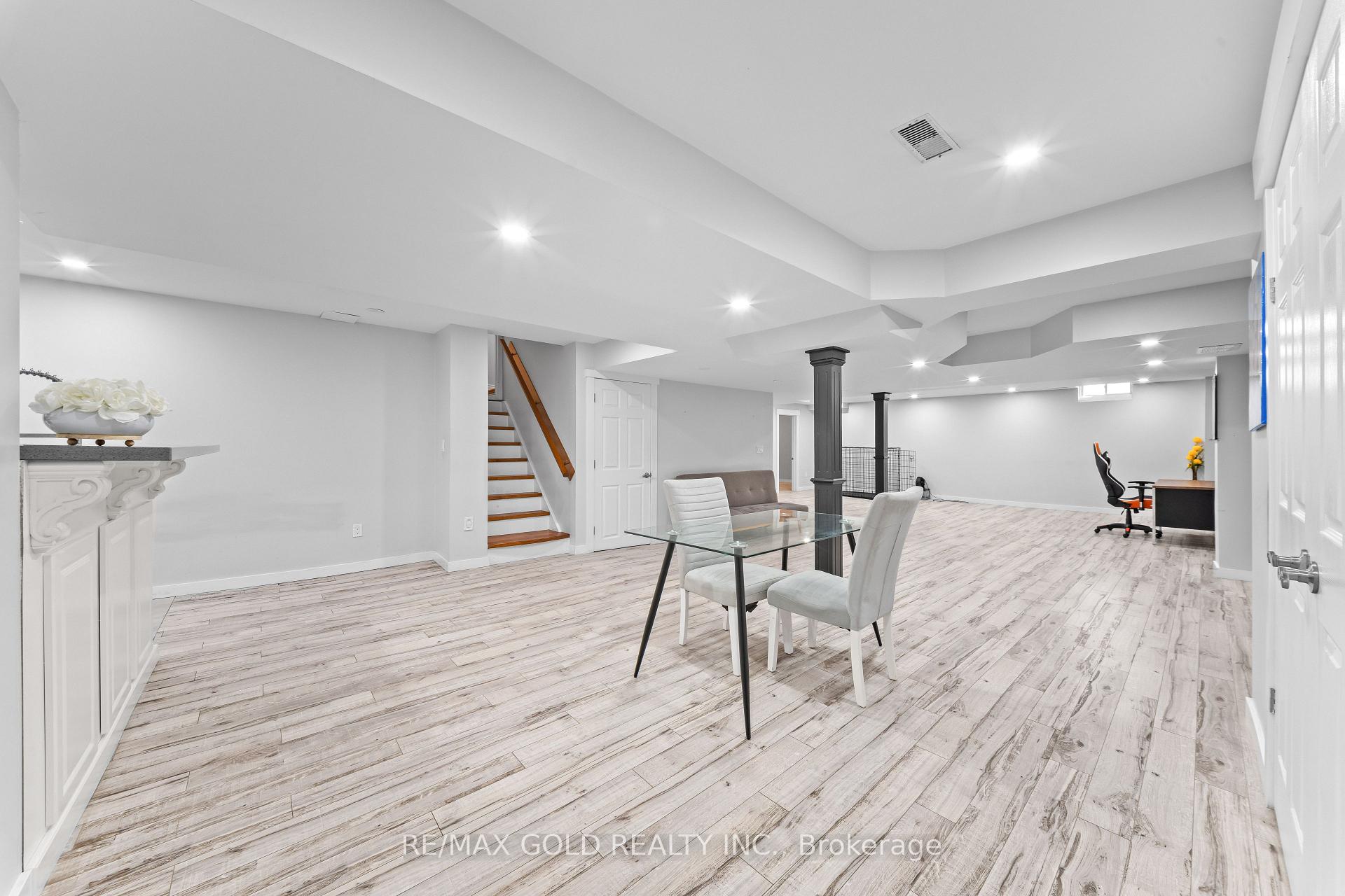Photo 29 of 31 Fontainebleu Road, Brampton, Vales of Castlemore North — HOMEH