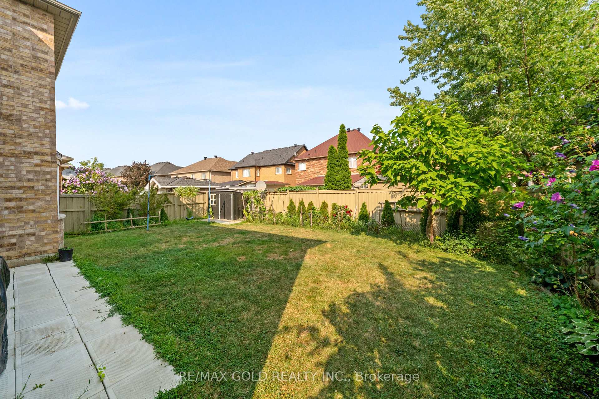 Photo 32 of 31 Fontainebleu Road, Brampton, Vales of Castlemore North — HOMEH
