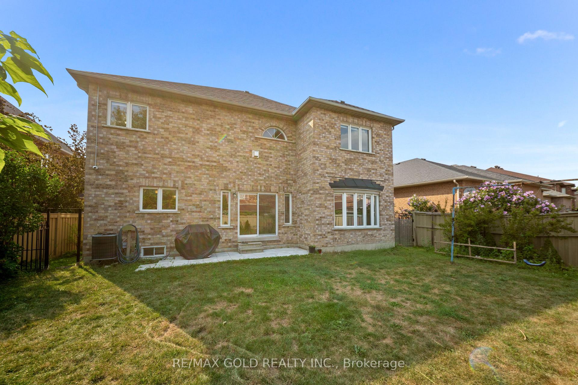Photo 33 of 31 Fontainebleu Road, Brampton, Vales of Castlemore North — HOMEH