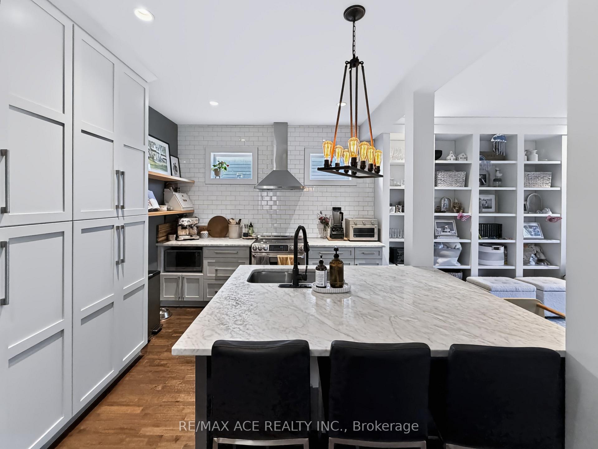 Photo 10 of 6830 Raleigh Boulevard, London, South V — HOMEH