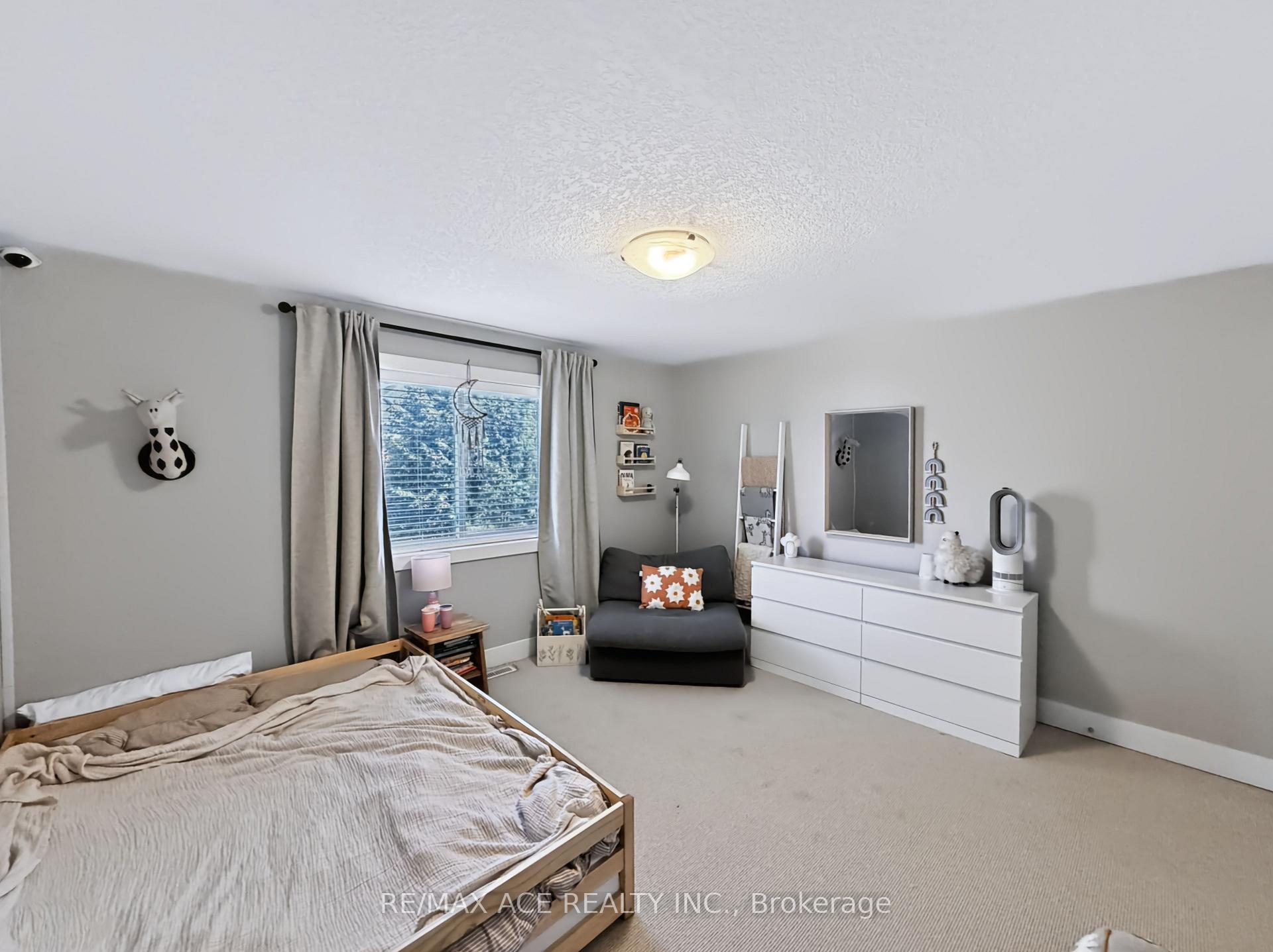 Photo 25 of 6830 Raleigh Boulevard, London, South V — HOMEH