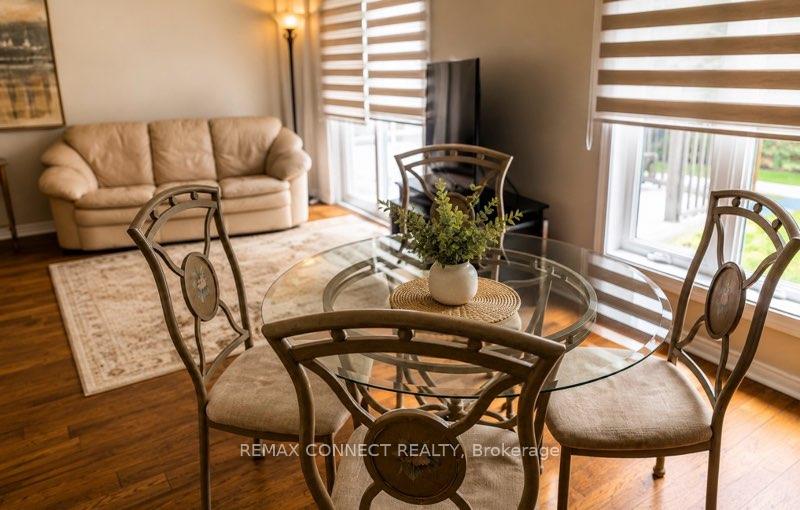 Photo 4 of 27 Radford Crescent, Markham, Sherwood-Amberglen — HOMEH