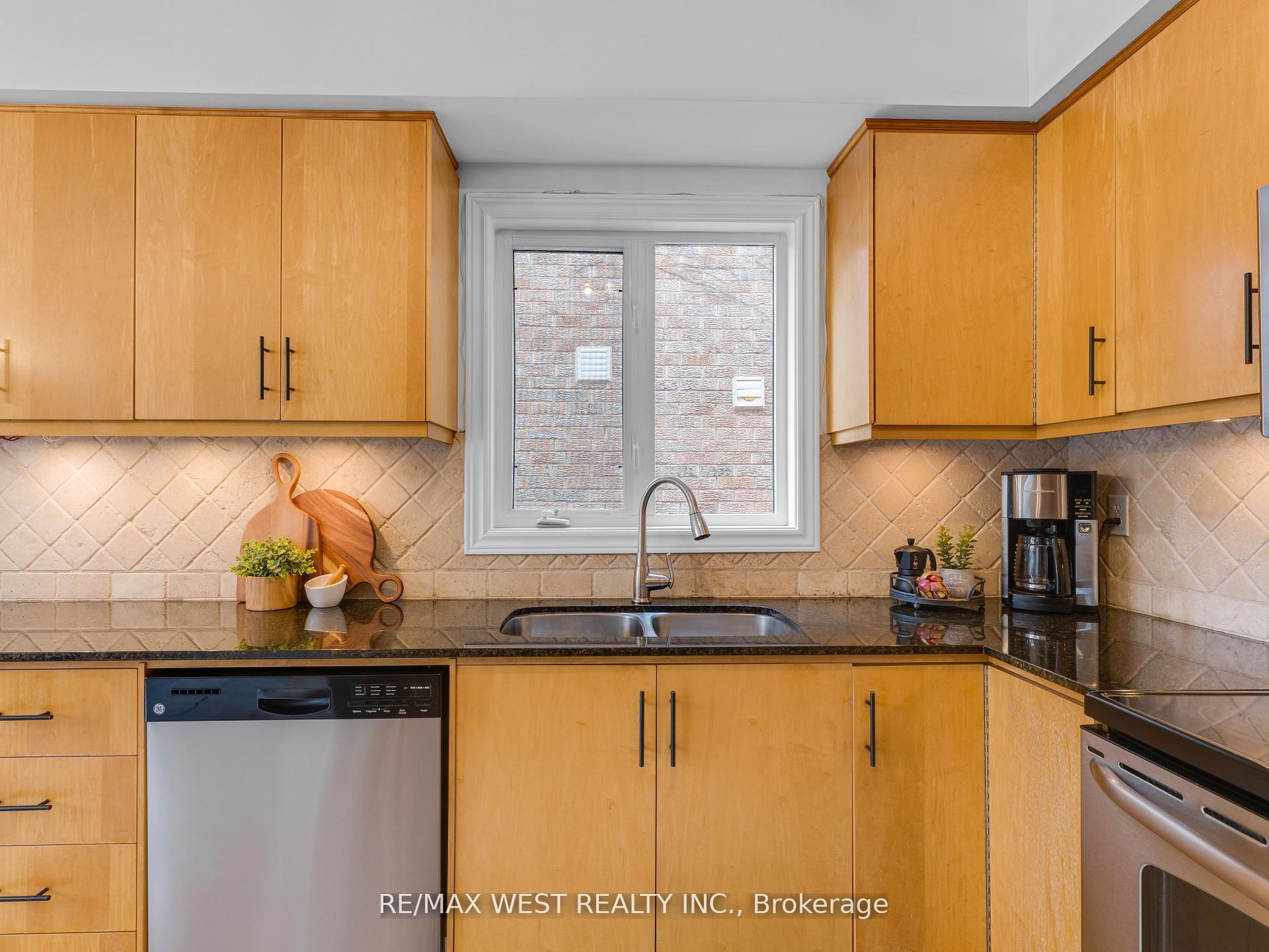 Photo 22 of 26 Shady Glen Crescent, Caledon, Bolton East — HOMEH