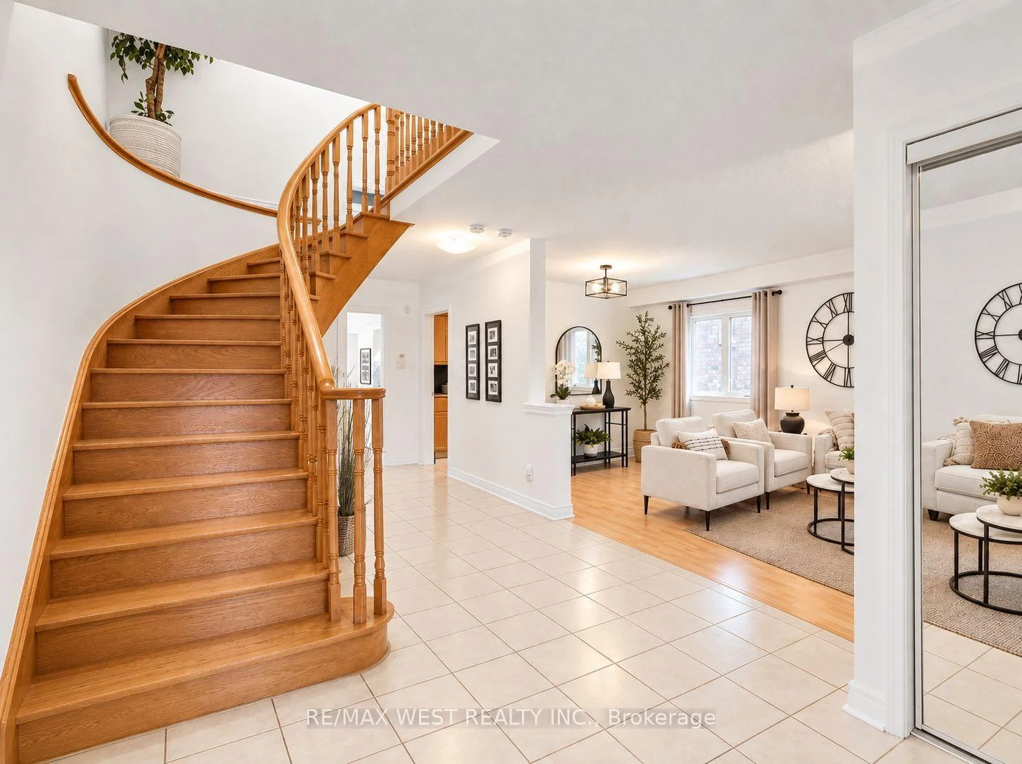 Photo 14 of 26 Shady Glen Crescent, Caledon, Bolton East — HOMEH
