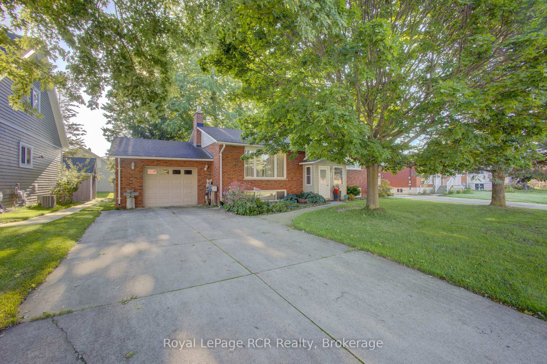 Photo of 114 Preston Street S