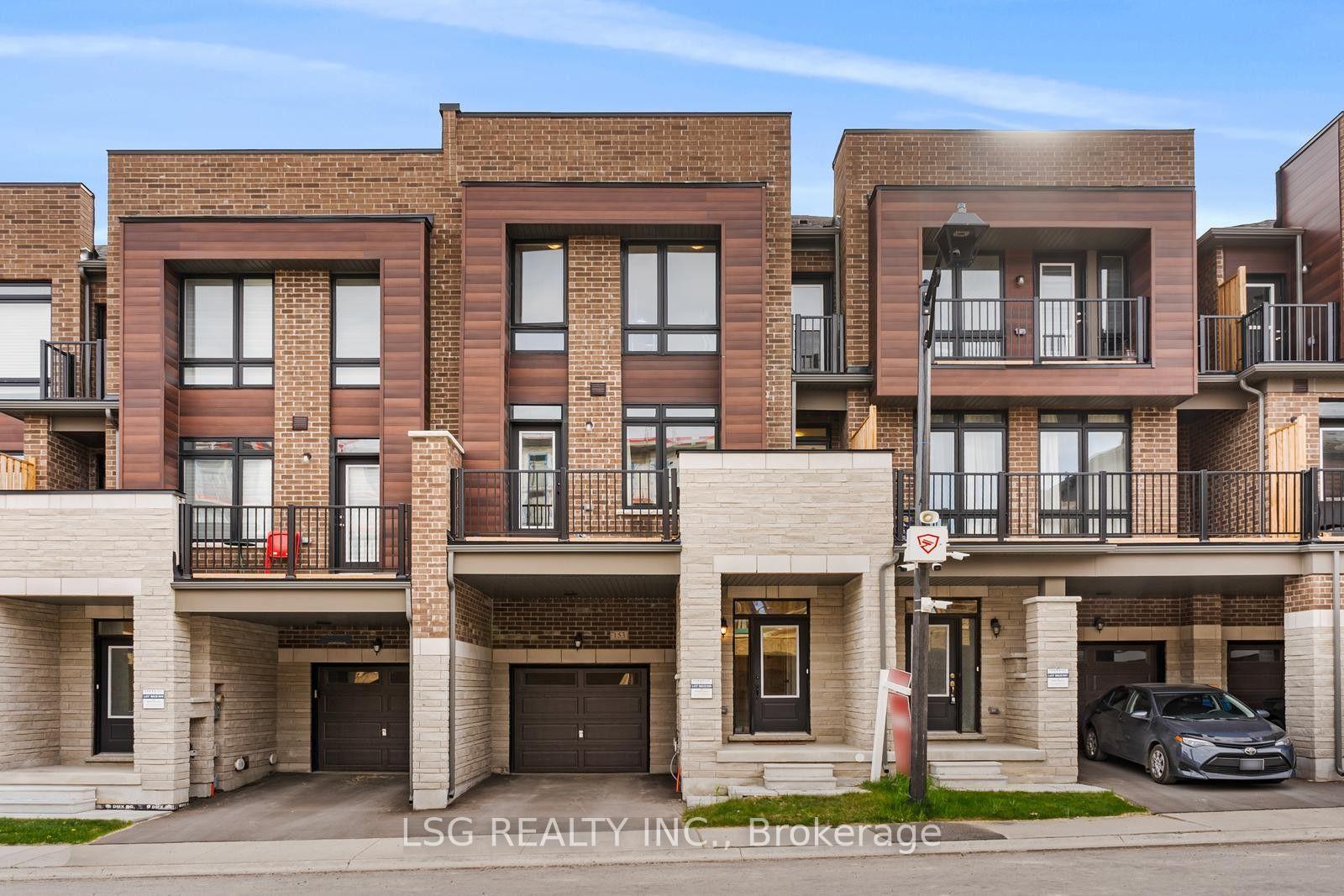 Photo 2 of 153 Blick Crescent, Aurora, Bayview Wellington — HOMEH